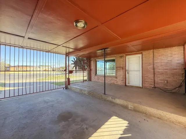 Single Family Residence For Sale in Ector County , 1402 E 42nd Street, Odessa, Texas 79762, 3 Bedroom, 2 Bathroom, Garage spaces, 1,155 Sqft, built in 1955, mls#21326394, Real Estate Agent in Odessa, Homes For Sale in Ector county, Homes For Sale in Odessa, Realtor in Odessa Texas, Real Estate Brokerage Independent Realty Texas, Luminita Cordes Realtor