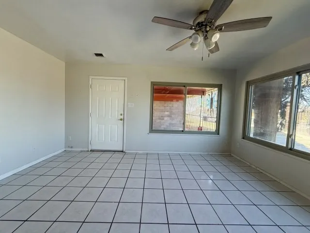 Single Family Residence For Sale in Ector County , 1402 E 42nd Street, Odessa, Texas 79762, 3 Bedroom, 2 Bathroom, Garage spaces, 1,155 Sqft, built in 1955, mls#21326394, Real Estate Agent in Odessa, Homes For Sale in Ector county, Homes For Sale in Odessa, Realtor in Odessa Texas, Real Estate Brokerage Independent Realty Texas, Luminita Cordes Realtor