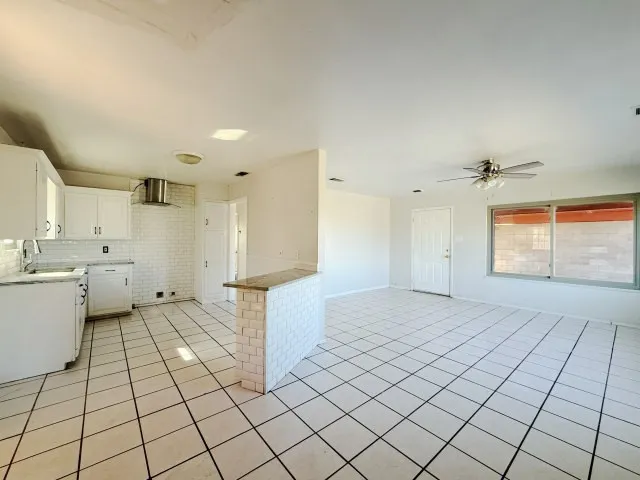 Single Family Residence For Sale in Ector County , 1402 E 42nd Street, Odessa, Texas 79762, 3 Bedroom, 2 Bathroom, Garage spaces, 1,155 Sqft, built in 1955, mls#21326394, Real Estate Agent in Odessa, Homes For Sale in Ector county, Homes For Sale in Odessa, Realtor in Odessa Texas, Real Estate Brokerage Independent Realty Texas, Luminita Cordes Realtor