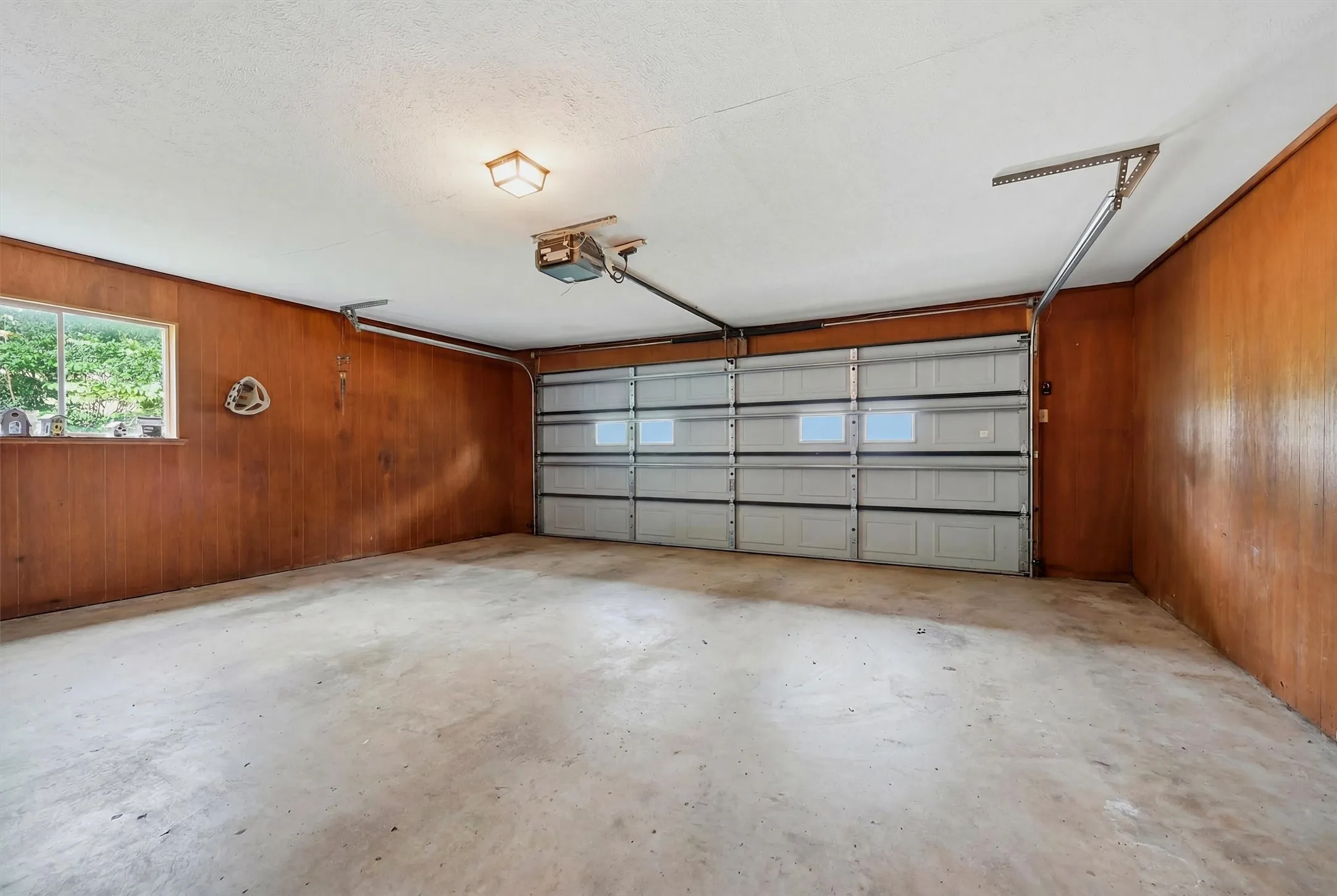 Single Family Residence For Sale in Grayson County , 3751 Hwy 289, Dorchester, Texas 75459, 3 Bedroom, 2 Bathroom, 2 Garage spaces, 1,734 Sqft, built in 1969, mls#21324741, Real Estate Agent in Dorchester, Homes For Sale in Grayson county, Homes For Sale in Dorchester, Realtor in Dorchester Texas, Real Estate Brokerage Independent Realty Texas, Luminita Cordes Realtor