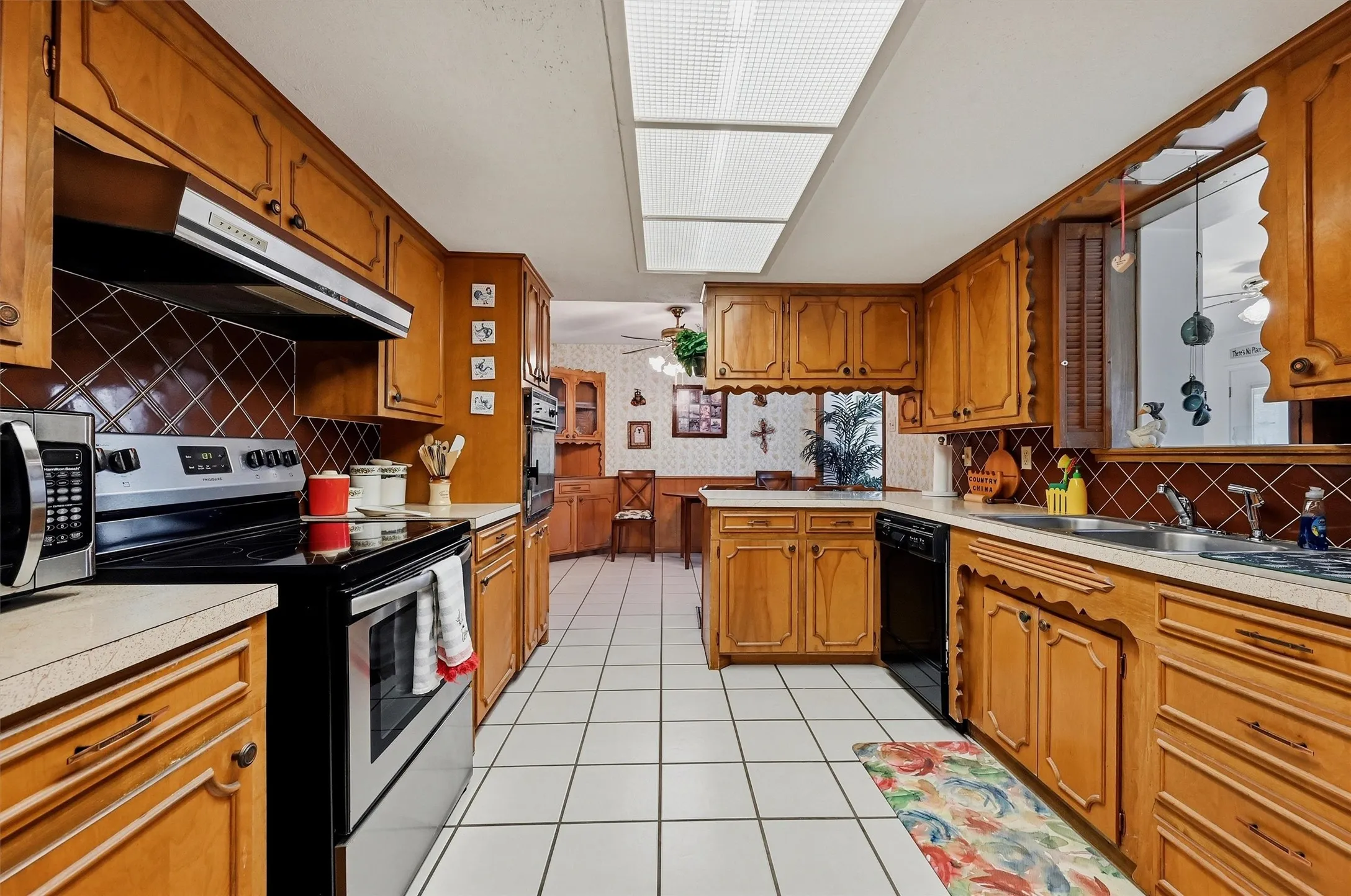 Single Family Residence For Sale in Grayson County , 3751 Hwy 289, Dorchester, Texas 75459, 3 Bedroom, 2 Bathroom, 2 Garage spaces, 1,734 Sqft, built in 1969, mls#21324741, Real Estate Agent in Dorchester, Homes For Sale in Grayson county, Homes For Sale in Dorchester, Realtor in Dorchester Texas, Real Estate Brokerage Independent Realty Texas, Luminita Cordes Realtor
