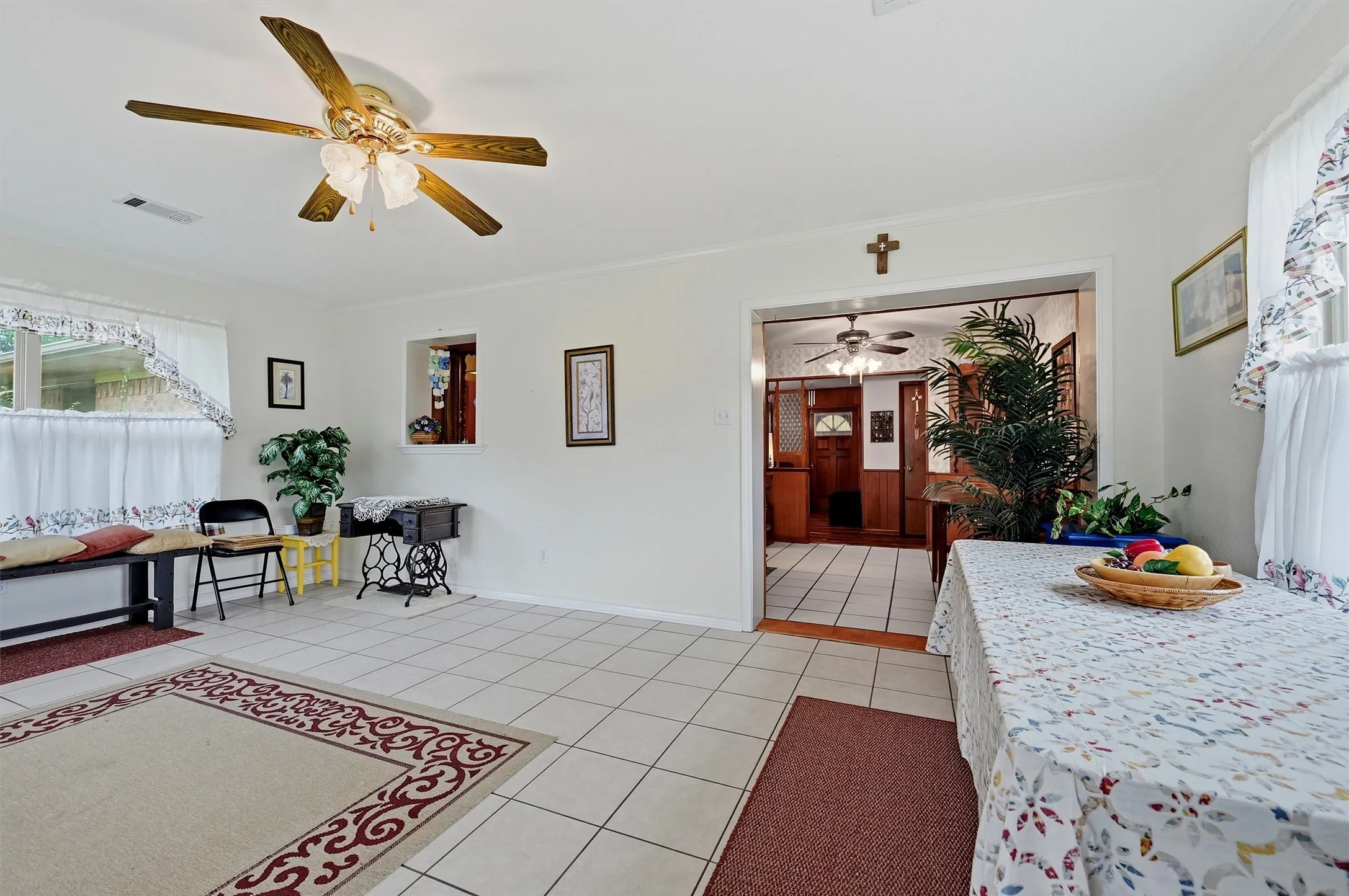 Single Family Residence For Sale in Grayson County , 3751 Hwy 289, Dorchester, Texas 75459, 3 Bedroom, 2 Bathroom, 2 Garage spaces, 1,734 Sqft, built in 1969, mls#21324741, Real Estate Agent in Dorchester, Homes For Sale in Grayson county, Homes For Sale in Dorchester, Realtor in Dorchester Texas, Real Estate Brokerage Independent Realty Texas, Luminita Cordes Realtor