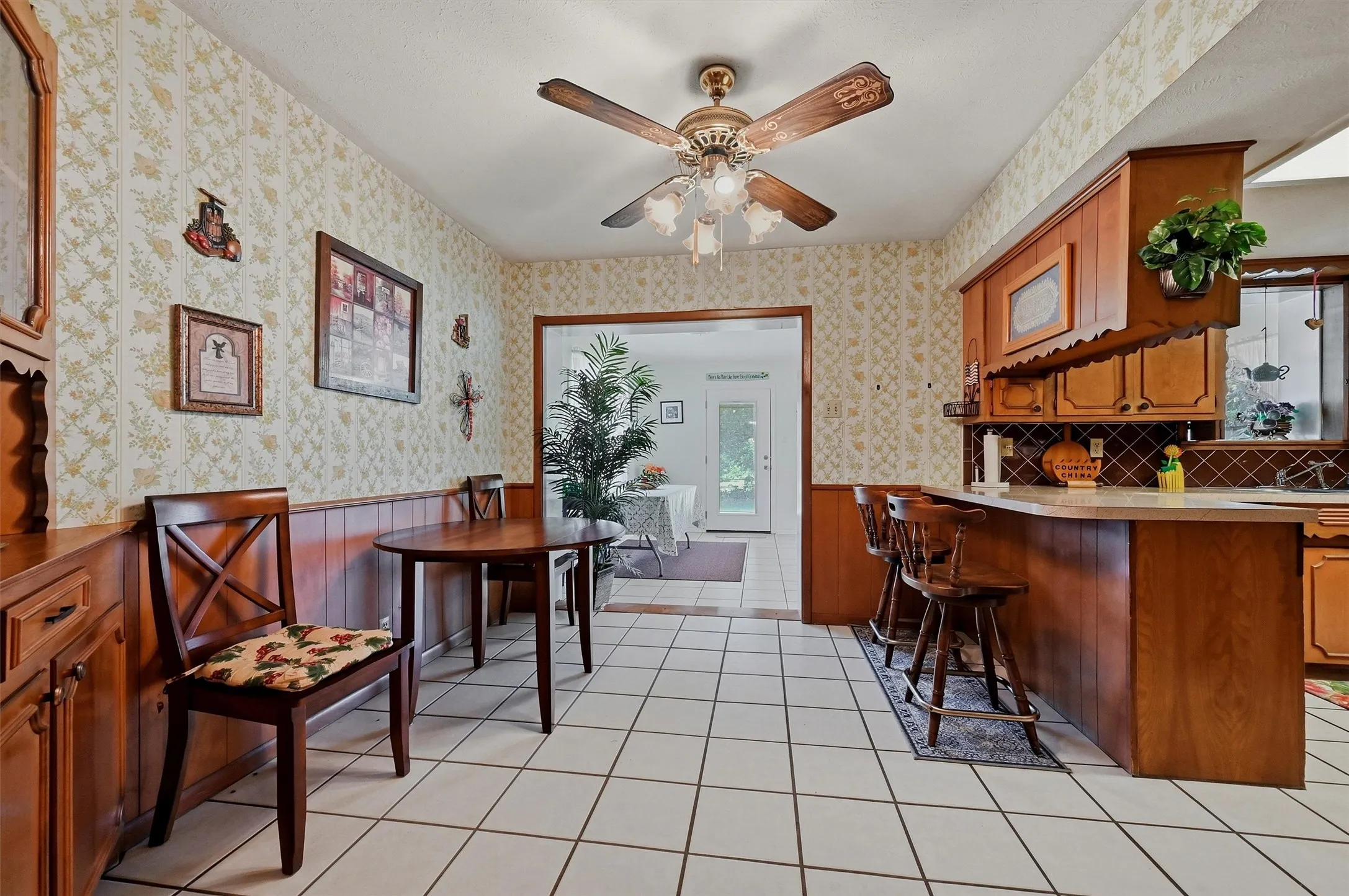 Single Family Residence For Sale in Grayson County , 3751 Hwy 289, Dorchester, Texas 75459, 3 Bedroom, 2 Bathroom, 2 Garage spaces, 1,734 Sqft, built in 1969, mls#21324741, Real Estate Agent in Dorchester, Homes For Sale in Grayson county, Homes For Sale in Dorchester, Realtor in Dorchester Texas, Real Estate Brokerage Independent Realty Texas, Luminita Cordes Realtor