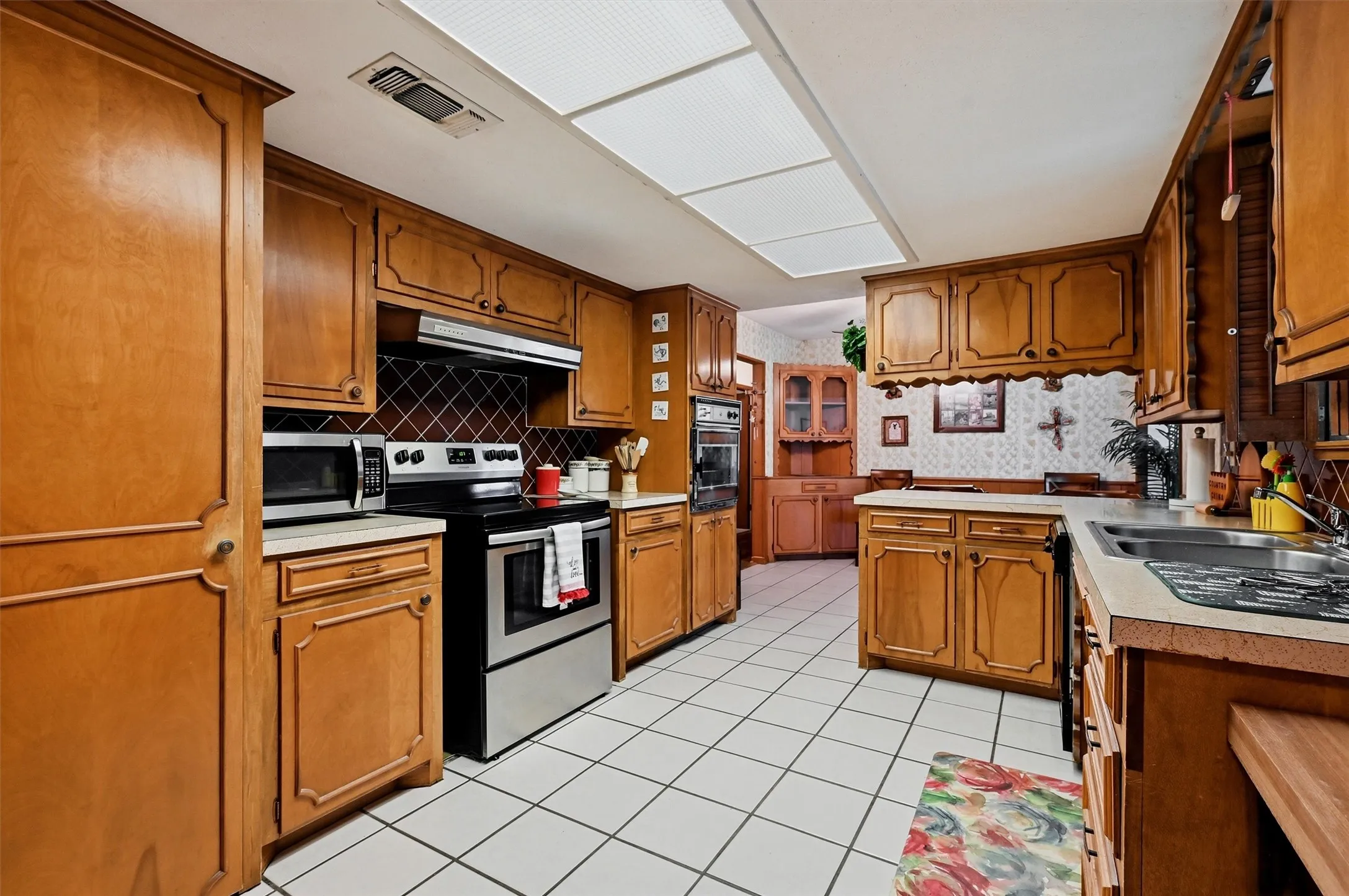 Single Family Residence For Sale in Grayson County , 3751 Hwy 289, Dorchester, Texas 75459, 3 Bedroom, 2 Bathroom, 2 Garage spaces, 1,734 Sqft, built in 1969, mls#21324741, Real Estate Agent in Dorchester, Homes For Sale in Grayson county, Homes For Sale in Dorchester, Realtor in Dorchester Texas, Real Estate Brokerage Independent Realty Texas, Luminita Cordes Realtor
