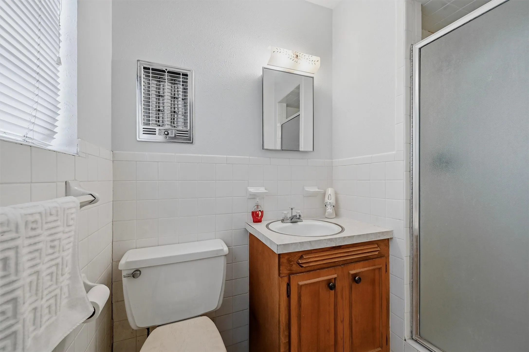 Single Family Residence For Sale in Grayson County , 3751 Hwy 289, Dorchester, Texas 75459, 3 Bedroom, 2 Bathroom, 2 Garage spaces, 1,734 Sqft, built in 1969, mls#21324741, Real Estate Agent in Dorchester, Homes For Sale in Grayson county, Homes For Sale in Dorchester, Realtor in Dorchester Texas, Real Estate Brokerage Independent Realty Texas, Luminita Cordes Realtor