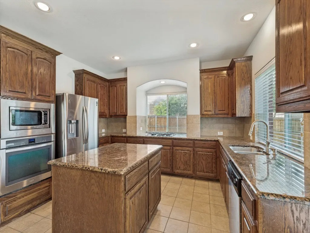 Single Family Residence For Rent in Denton County , 2965 Lakemont Drive, Little Elm, Texas 75068, 4 Bedroom, 4 Bathroom, 3 Garage spaces, 3,488 Sqft, built in 2009, mls#21318484, Real Estate Agent in Little Elm, Homes For Rent in Denton county, Homes For Rent in Little Elm, Realtor in Little Elm Texas, Real Estate Brokerage Independent Realty Texas, Luminita Cordes Realtor