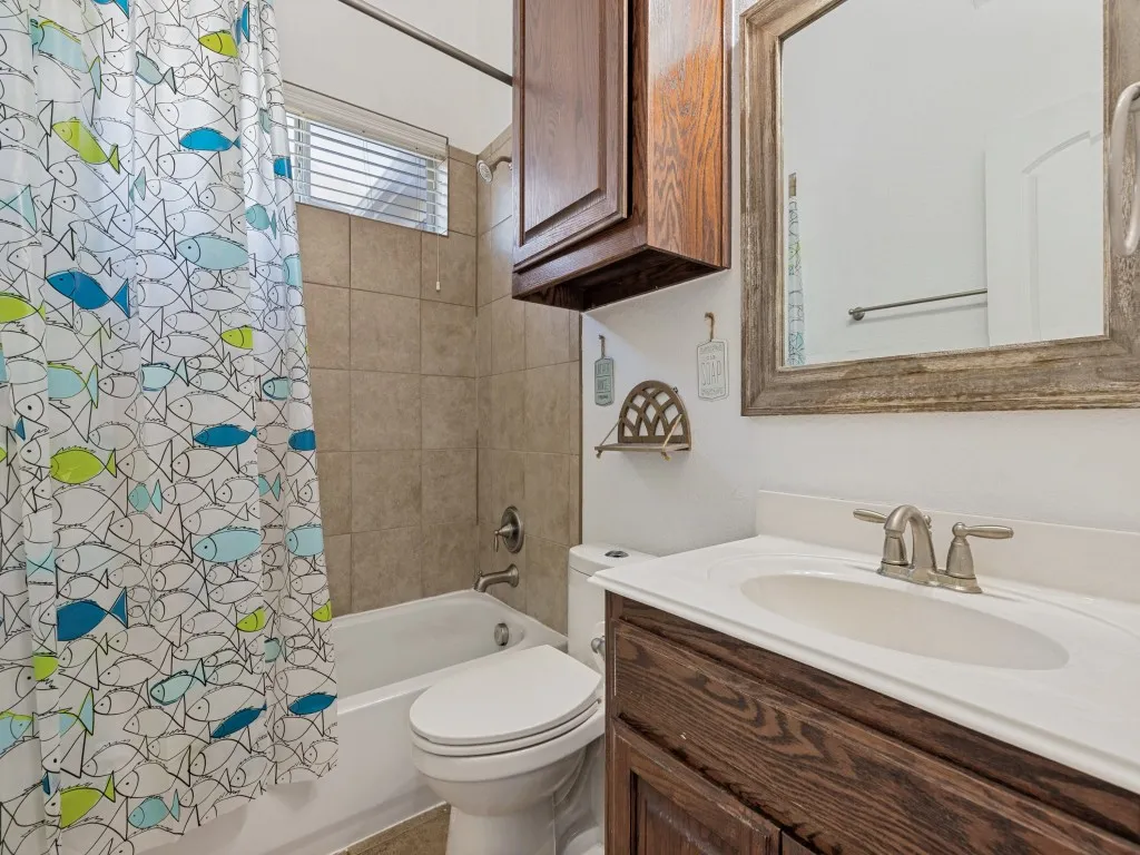 Single Family Residence For Rent in Denton County , 2965 Lakemont Drive, Little Elm, Texas 75068, 4 Bedroom, 4 Bathroom, 3 Garage spaces, 3,488 Sqft, built in 2009, mls#21318484, Real Estate Agent in Little Elm, Homes For Rent in Denton county, Homes For Rent in Little Elm, Realtor in Little Elm Texas, Real Estate Brokerage Independent Realty Texas, Luminita Cordes Realtor