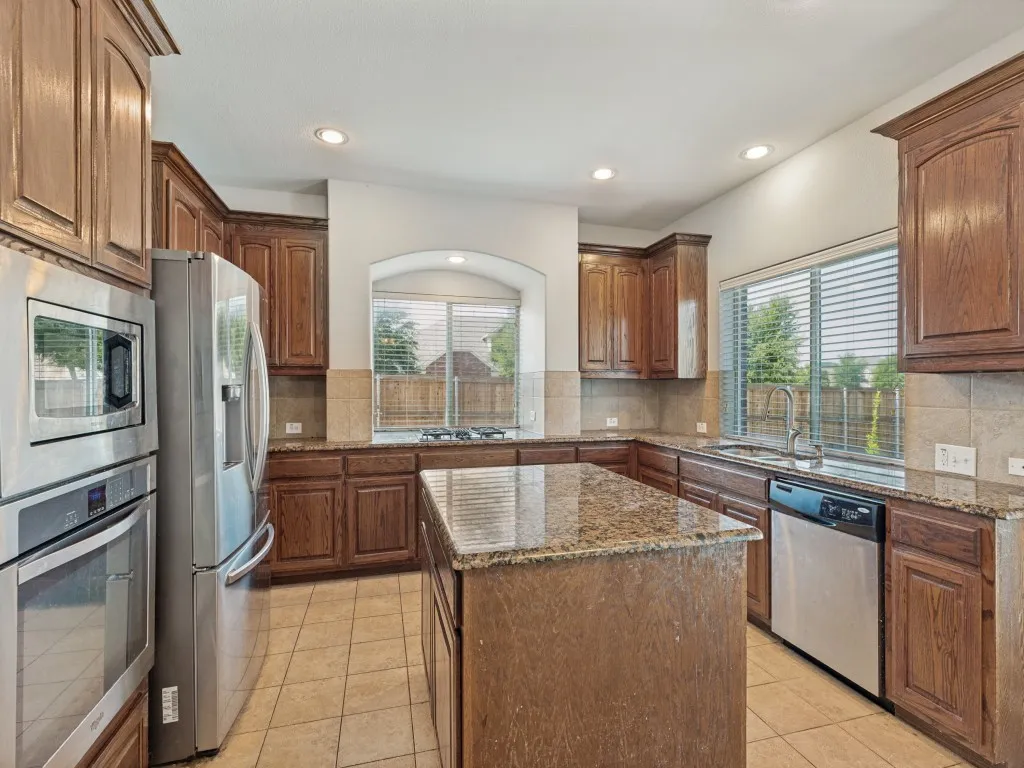 Single Family Residence For Rent in Denton County , 2965 Lakemont Drive, Little Elm, Texas 75068, 4 Bedroom, 4 Bathroom, 3 Garage spaces, 3,488 Sqft, built in 2009, mls#21318484, Real Estate Agent in Little Elm, Homes For Rent in Denton county, Homes For Rent in Little Elm, Realtor in Little Elm Texas, Real Estate Brokerage Independent Realty Texas, Luminita Cordes Realtor