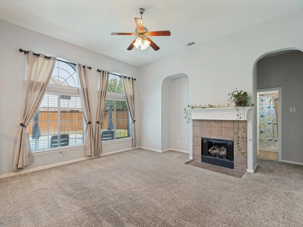 Single Family Residence For Rent in Denton County , 2965 Lakemont Drive, Little Elm, Texas 75068, 4 Bedroom, 4 Bathroom, 3 Garage spaces, 3,488 Sqft, built in 2009, mls#21318484, Real Estate Agent in Little Elm, Homes For Rent in Denton county, Homes For Rent in Little Elm, Realtor in Little Elm Texas, Real Estate Brokerage Independent Realty Texas, Luminita Cordes Realtor