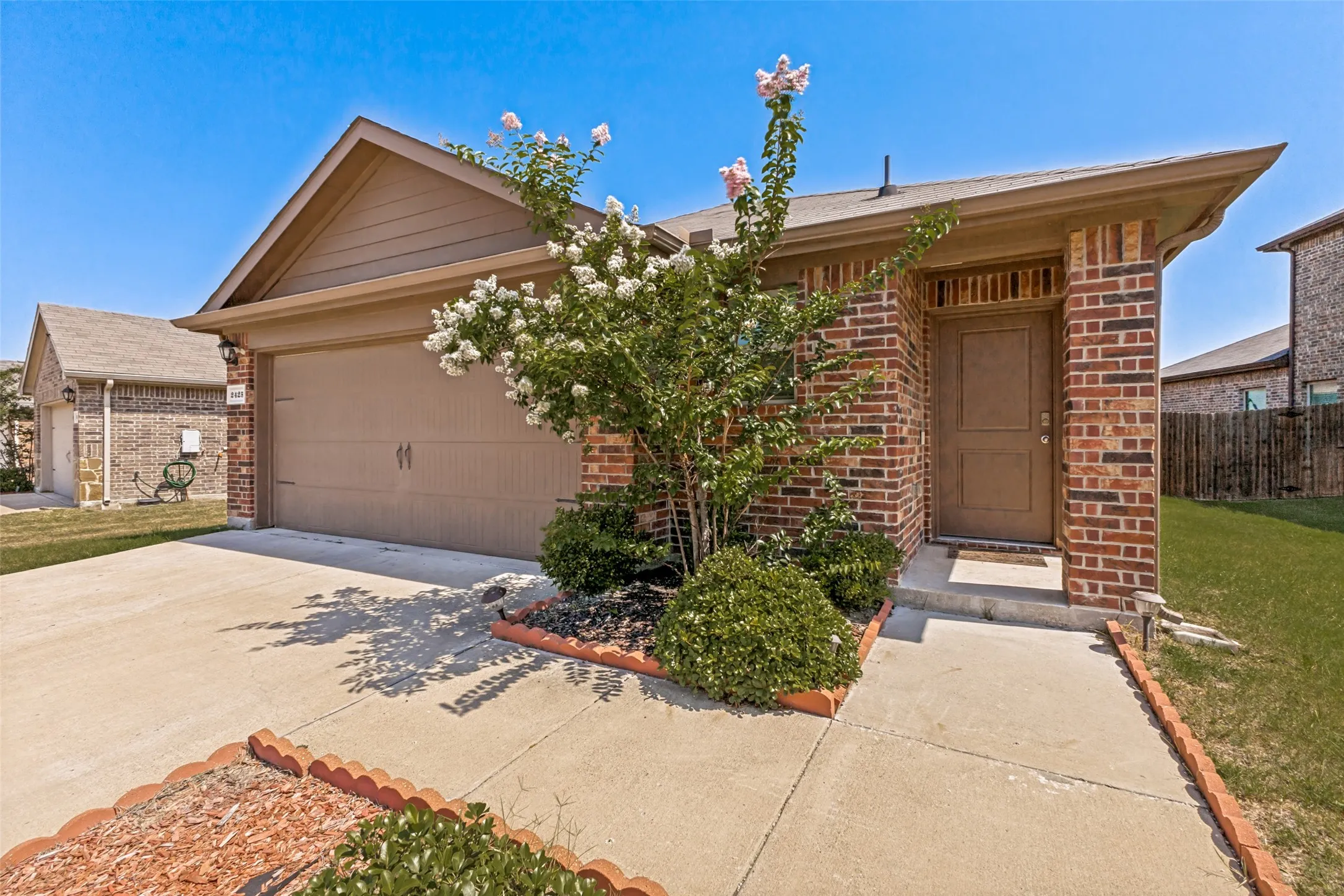 Single Family Residence For Sale in Kaufman County , 2425 Russell Street, Crandall, Texas 75114, 3 Bedroom, 2 Bathroom, 2 Garage spaces, 1,522 Sqft, built in 2020, mls#21281628, Real Estate Agent in Crandall, Homes For Sale in Kaufman county, Homes For Sale in Crandall, Realtor in Crandall Texas, Real Estate Brokerage Independent Realty Texas, Luminita Cordes Realtor