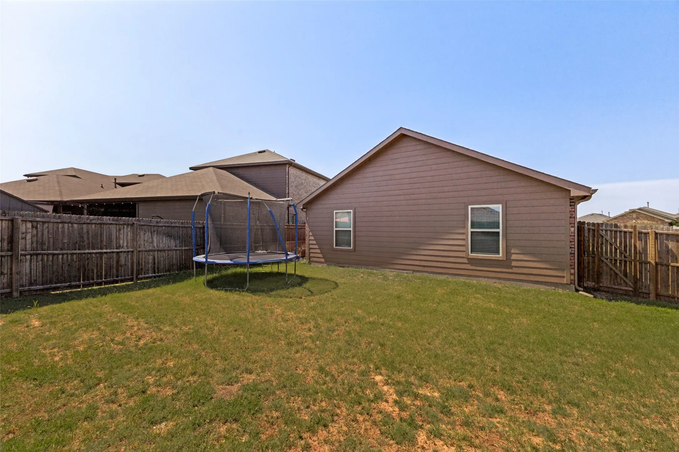 Single Family Residence For Sale in Kaufman County , 2425 Russell Street, Crandall, Texas 75114, 3 Bedroom, 2 Bathroom, 2 Garage spaces, 1,522 Sqft, built in 2020, mls#21281628, Real Estate Agent in Crandall, Homes For Sale in Kaufman county, Homes For Sale in Crandall, Realtor in Crandall Texas, Real Estate Brokerage Independent Realty Texas, Luminita Cordes Realtor