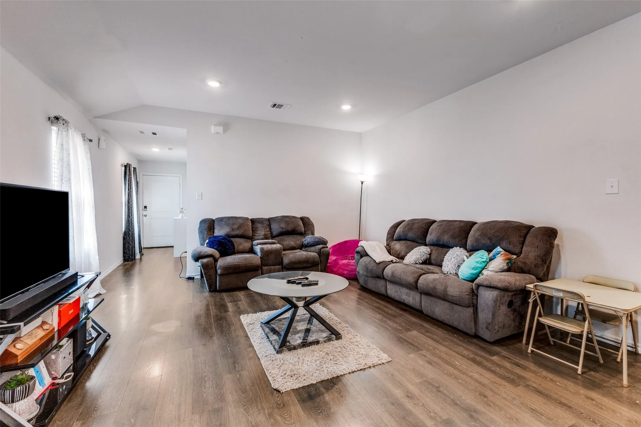Single Family Residence For Sale in Kaufman County , 2425 Russell Street, Crandall, Texas 75114, 3 Bedroom, 2 Bathroom, 2 Garage spaces, 1,522 Sqft, built in 2020, mls#21281628, Real Estate Agent in Crandall, Homes For Sale in Kaufman county, Homes For Sale in Crandall, Realtor in Crandall Texas, Real Estate Brokerage Independent Realty Texas, Luminita Cordes Realtor