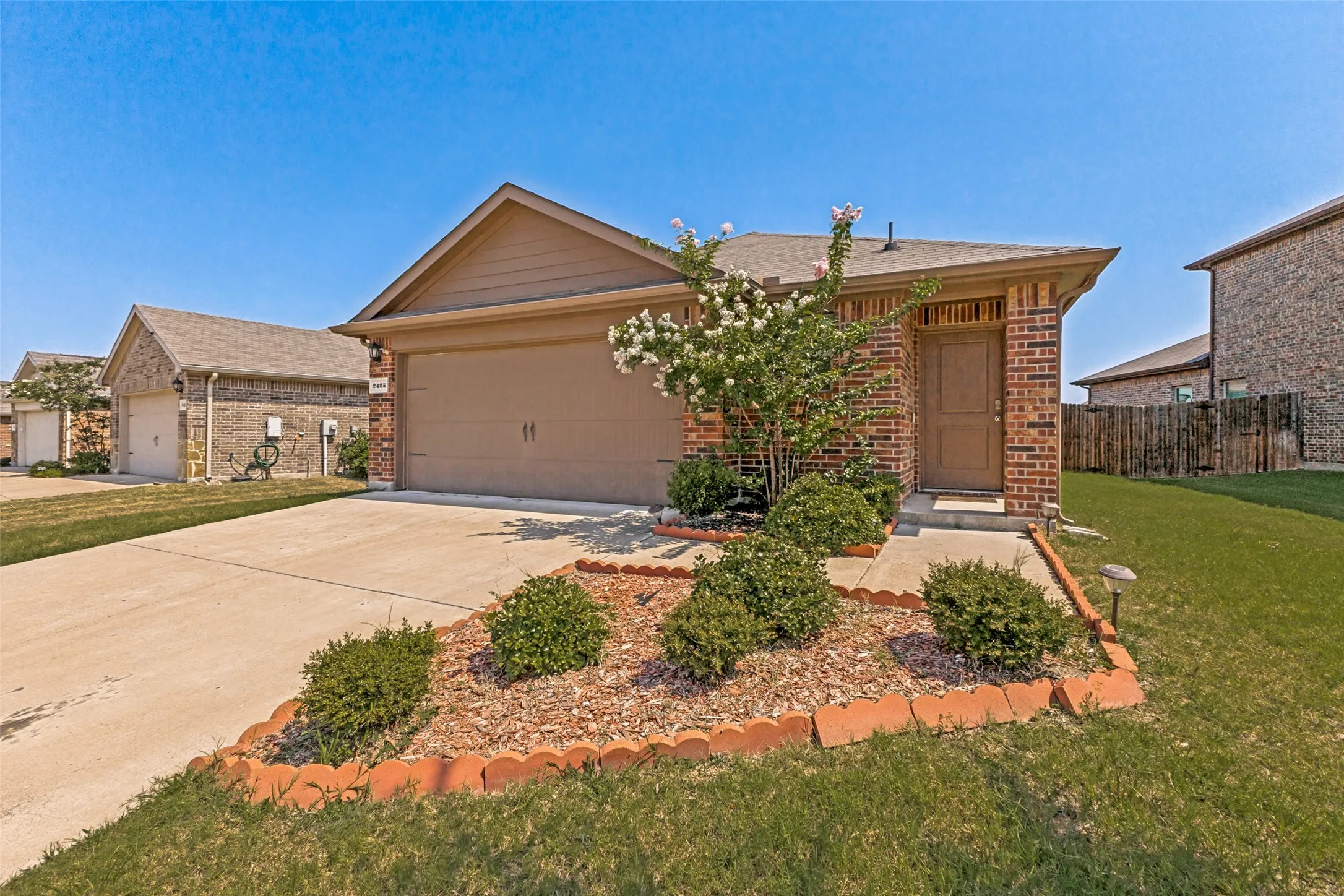 Single Family Residence For Sale in Kaufman County , 2425 Russell Street, Crandall, Texas 75114, 3 Bedroom, 2 Bathroom, 2 Garage spaces, 1,522 Sqft, built in 2020, mls#21281628, Real Estate Agent in Crandall, Homes For Sale in Kaufman county, Homes For Sale in Crandall, Realtor in Crandall Texas, Real Estate Brokerage Independent Realty Texas, Luminita Cordes Realtor