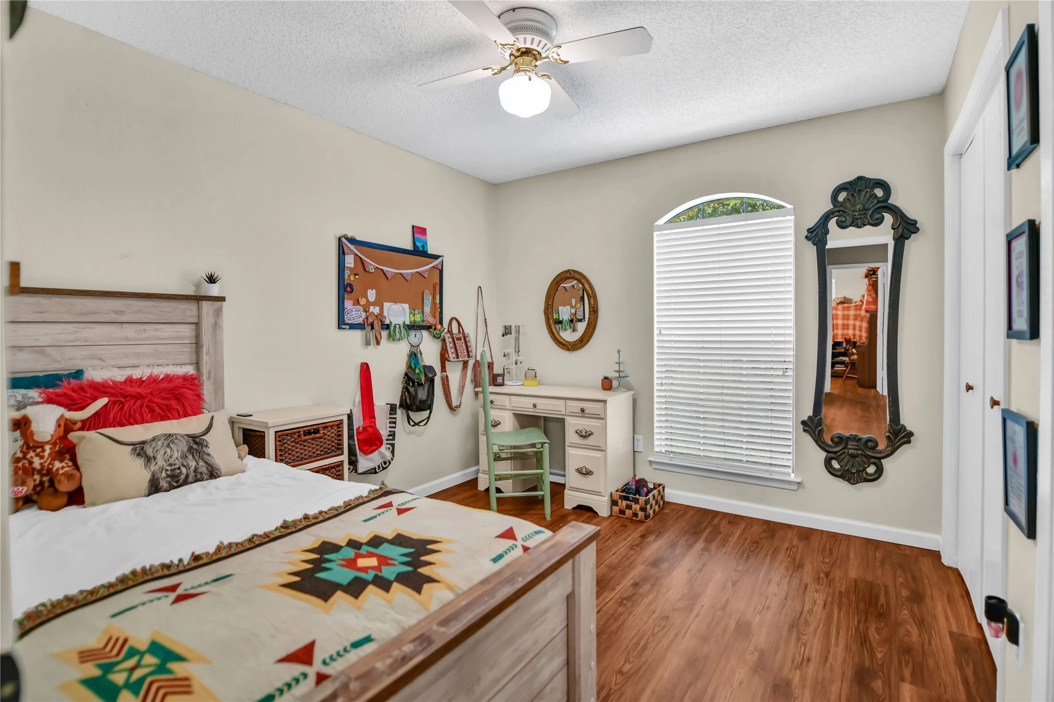 Single Family Residence For Sale in Parker County , 118 Sanchez Creek Court, Weatherford, Texas 76088, 3 Bedroom, 2 Bathroom, 2 Garage spaces, 1,413 Sqft, built in 1988, mls#21325870, Real Estate Agent in Weatherford, Homes For Sale in Parker county, Homes For Sale in Weatherford, Realtor in Weatherford Texas, Real Estate Brokerage Independent Realty Texas, Luminita Cordes Realtor