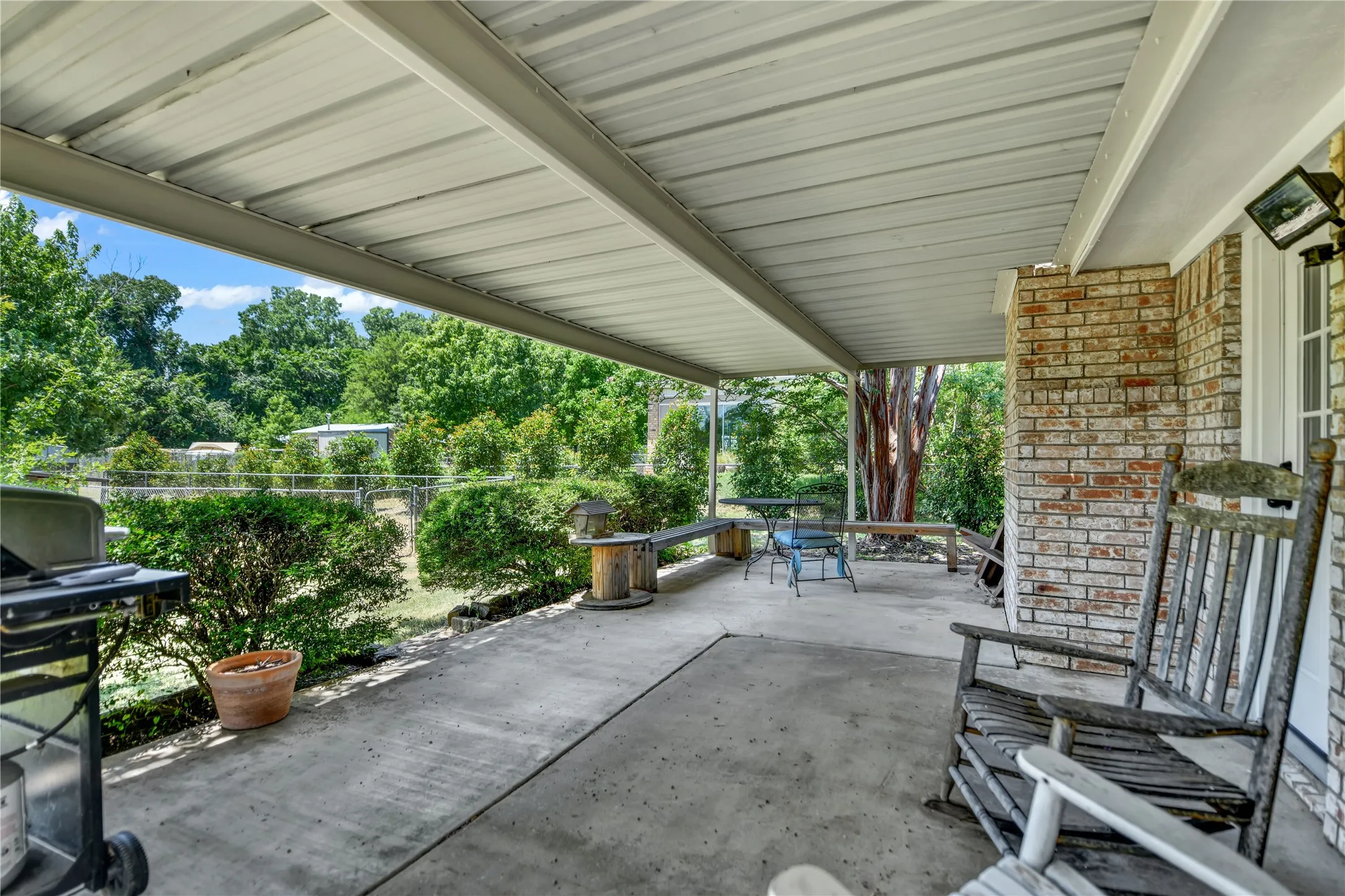 Single Family Residence For Sale in Parker County , 118 Sanchez Creek Court, Weatherford, Texas 76088, 3 Bedroom, 2 Bathroom, 2 Garage spaces, 1,413 Sqft, built in 1988, mls#21325870, Real Estate Agent in Weatherford, Homes For Sale in Parker county, Homes For Sale in Weatherford, Realtor in Weatherford Texas, Real Estate Brokerage Independent Realty Texas, Luminita Cordes Realtor