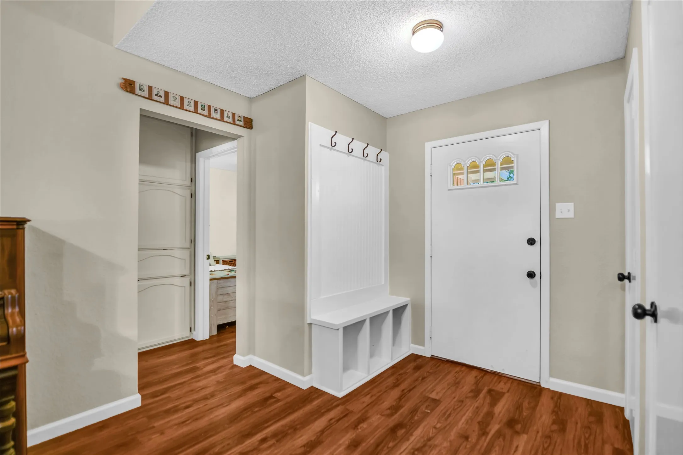 Single Family Residence For Sale in Parker County , 118 Sanchez Creek Court, Weatherford, Texas 76088, 3 Bedroom, 2 Bathroom, 2 Garage spaces, 1,413 Sqft, built in 1988, mls#21325870, Real Estate Agent in Weatherford, Homes For Sale in Parker county, Homes For Sale in Weatherford, Realtor in Weatherford Texas, Real Estate Brokerage Independent Realty Texas, Luminita Cordes Realtor