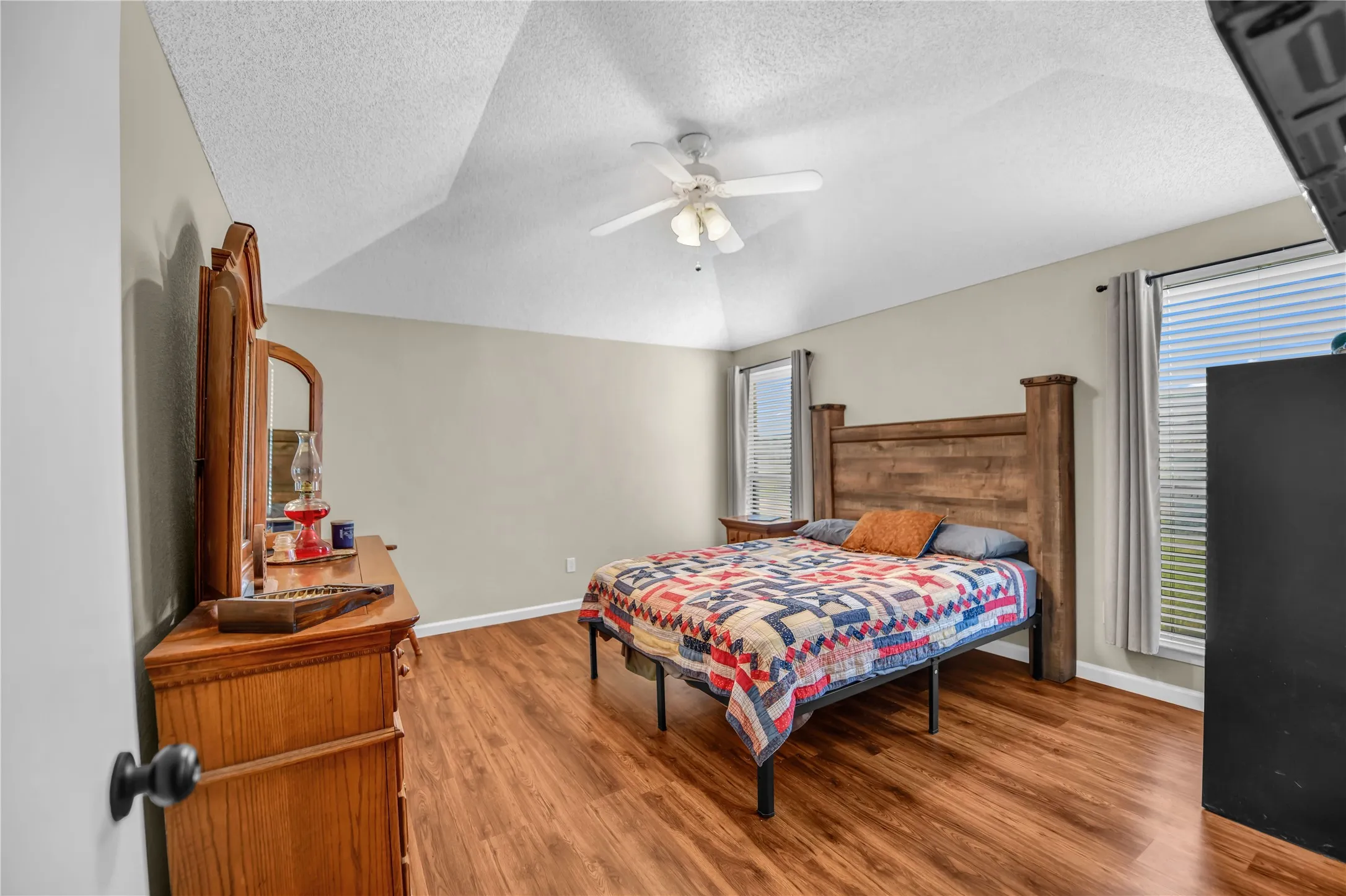 Single Family Residence For Sale in Parker County , 118 Sanchez Creek Court, Weatherford, Texas 76088, 3 Bedroom, 2 Bathroom, 2 Garage spaces, 1,413 Sqft, built in 1988, mls#21325870, Real Estate Agent in Weatherford, Homes For Sale in Parker county, Homes For Sale in Weatherford, Realtor in Weatherford Texas, Real Estate Brokerage Independent Realty Texas, Luminita Cordes Realtor