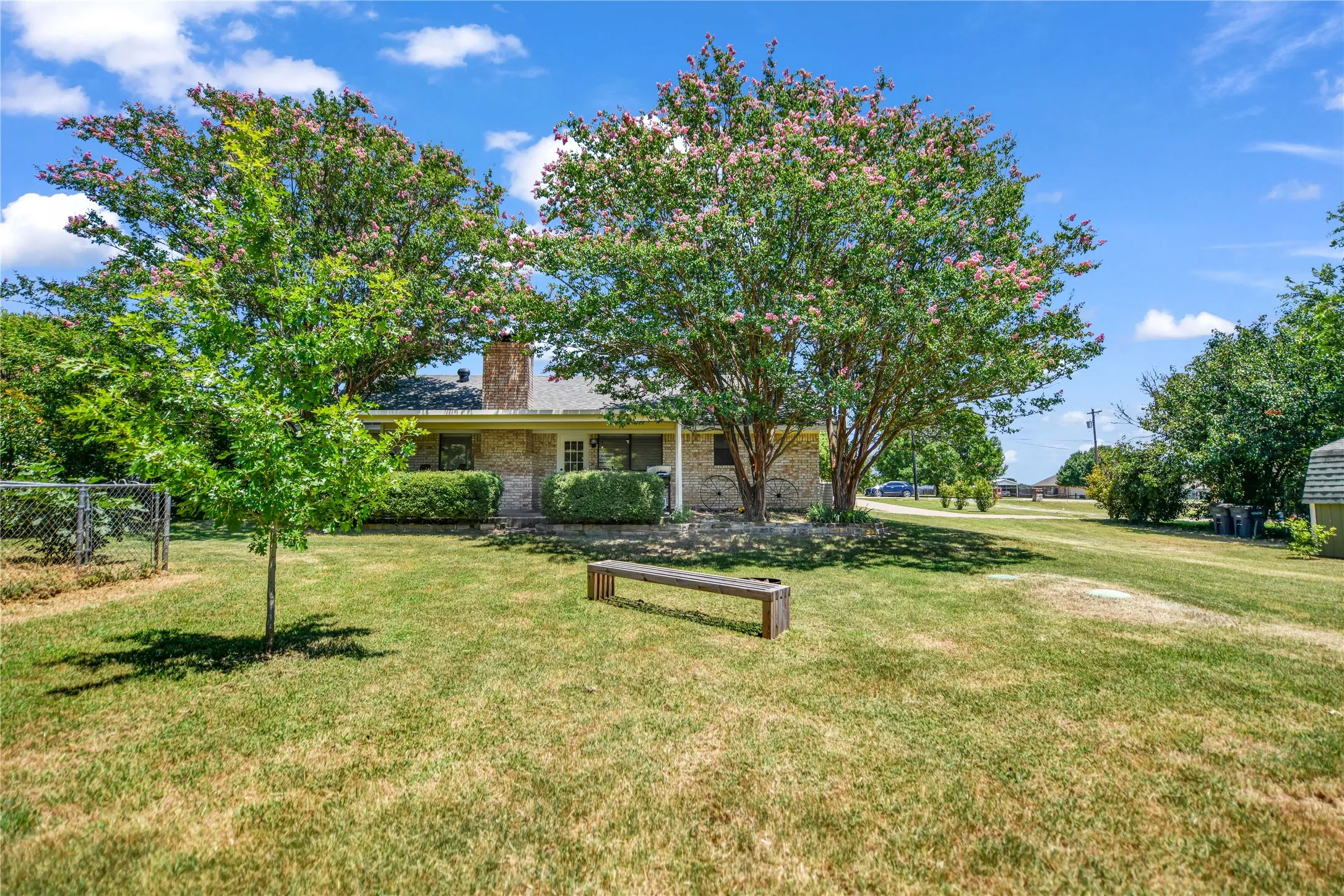 Single Family Residence For Sale in Parker County , 118 Sanchez Creek Court, Weatherford, Texas 76088, 3 Bedroom, 2 Bathroom, 2 Garage spaces, 1,413 Sqft, built in 1988, mls#21325870, Real Estate Agent in Weatherford, Homes For Sale in Parker county, Homes For Sale in Weatherford, Realtor in Weatherford Texas, Real Estate Brokerage Independent Realty Texas, Luminita Cordes Realtor