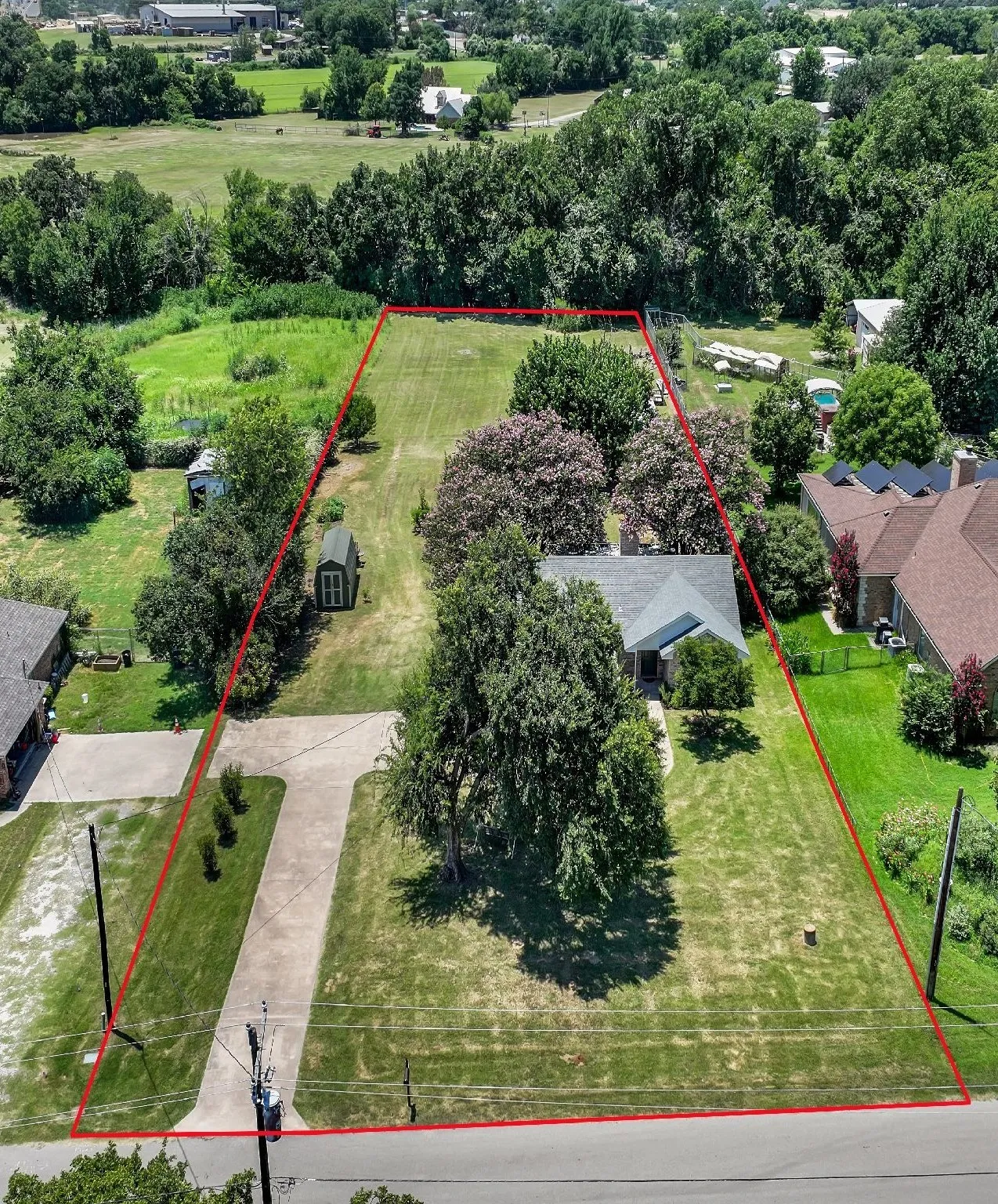 Single Family Residence For Sale in Parker County , 118 Sanchez Creek Court, Weatherford, Texas 76088, 3 Bedroom, 2 Bathroom, 2 Garage spaces, 1,413 Sqft, built in 1988, mls#21325870, Real Estate Agent in Weatherford, Homes For Sale in Parker county, Homes For Sale in Weatherford, Realtor in Weatherford Texas, Real Estate Brokerage Independent Realty Texas, Luminita Cordes Realtor