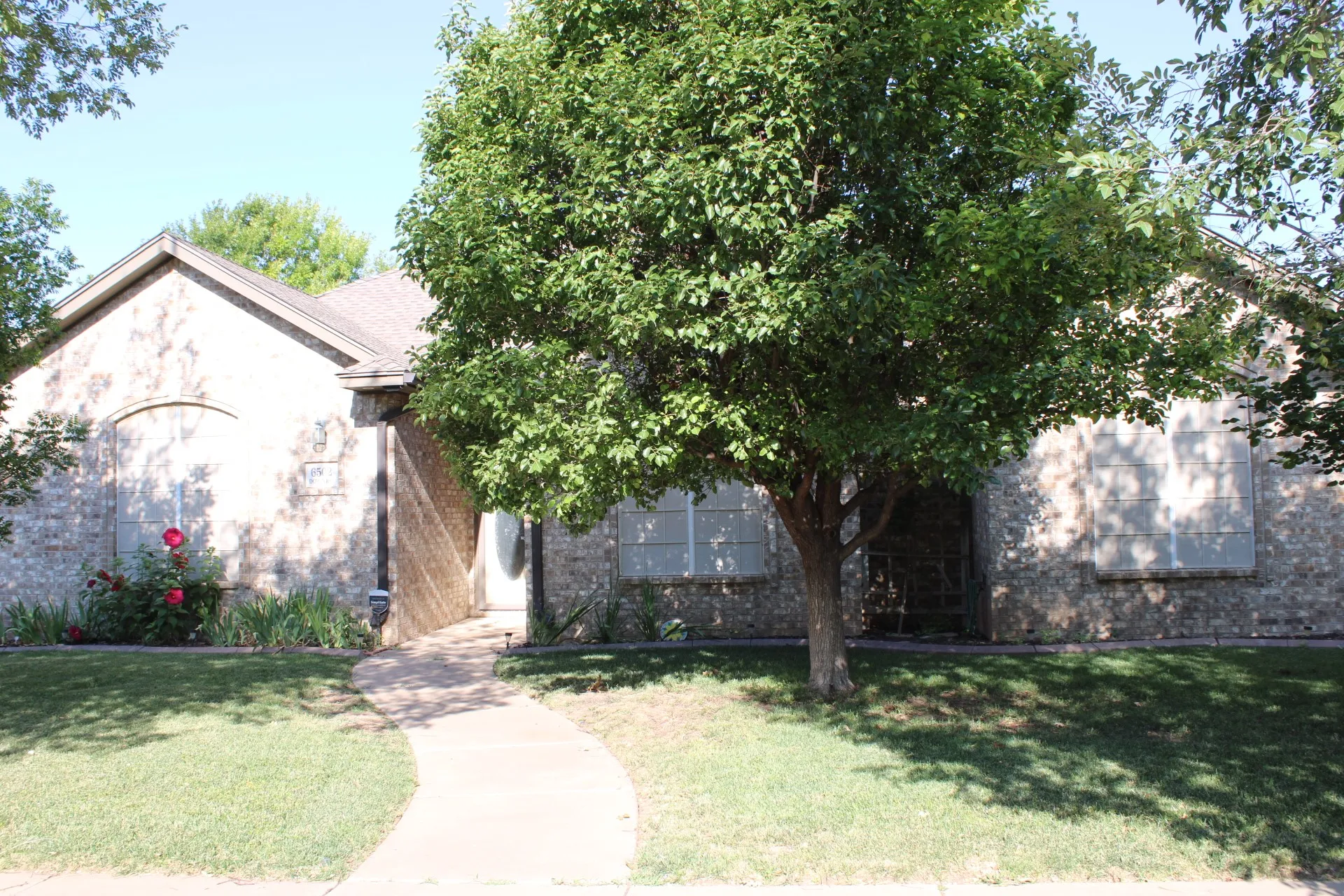 Single Family Residence For Sale in Randall County , 6502 Dominion Street, Amarillo, Texas 79119, 3 Bedrooms, 2 Bathrooms, 2 Garage spaces, 2,119 Sqft, built in 2008, Price $349,900, mls#21325869, Real Estate Agent in Amarillo, Homes For Sale in Randall county, Homes For Sale in Amarillo, Realtor in Amarillo Texas, Real Estate Brokerage Independent Realty Texas, Luminita Cordes Realtor