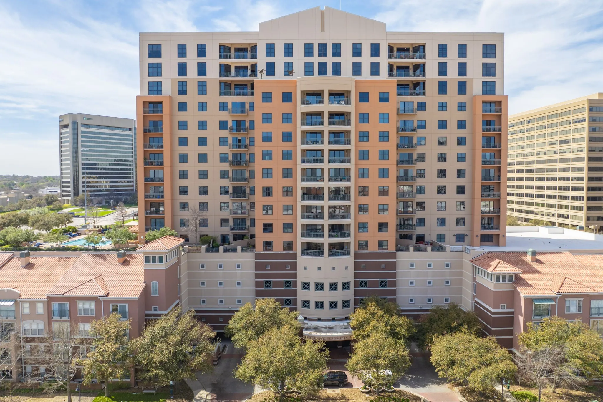 Condominium For Sale in Dallas County , 330 Las Colinas Boulevard E 1304, Irving, Texas 75039, 3 Bedroom, 2 Bathroom, 2 Garage spaces, 1,711 Sqft, built in 2001, mls#21325896, Real Estate Agent in Irving, Homes For Sale in Dallas county, Homes For Sale in Irving, Realtor in Irving Texas, Real Estate Brokerage Independent Realty Texas, Luminita Cordes Realtor