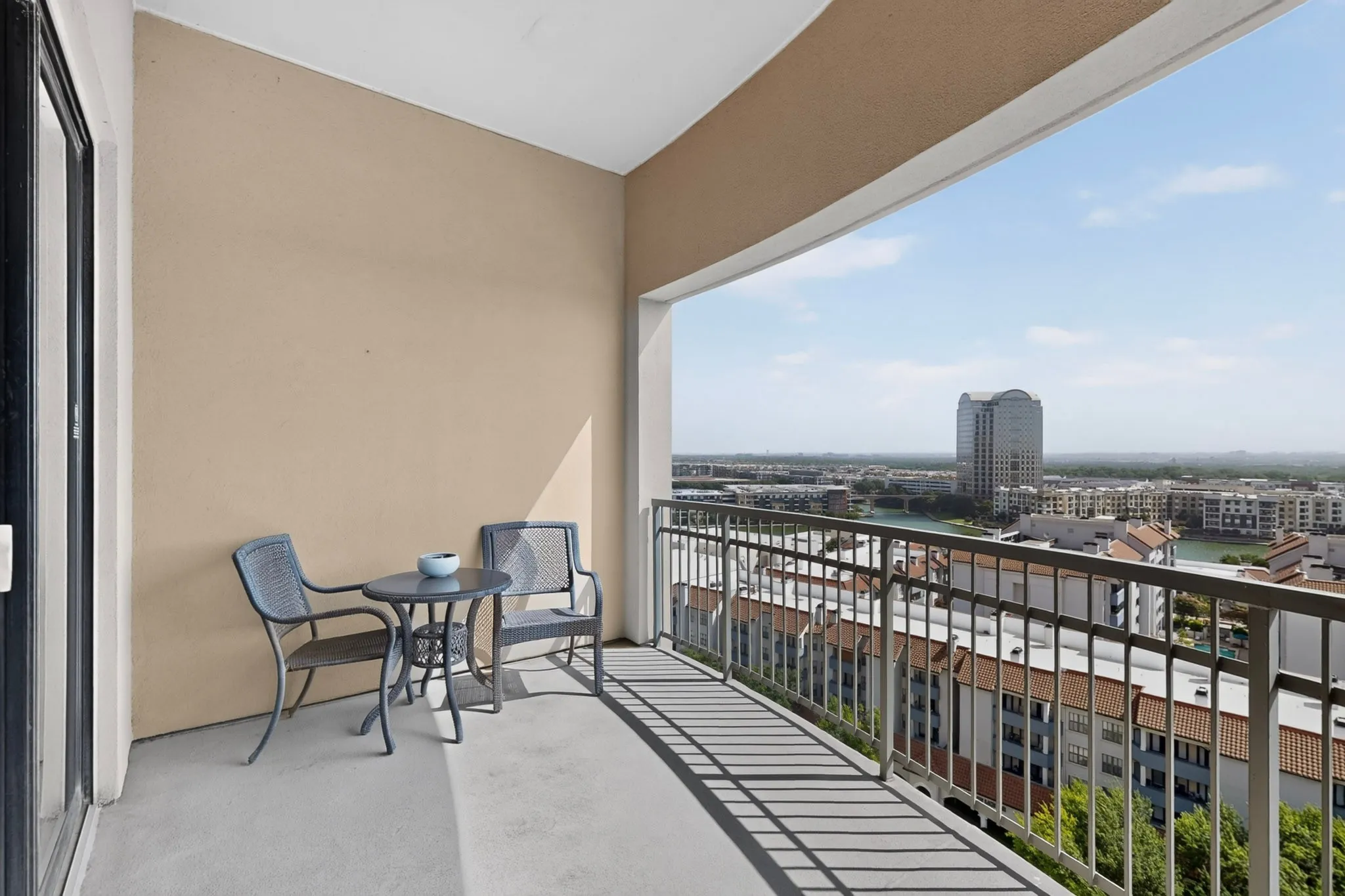 Condominium For Sale in Dallas County , 330 Las Colinas Boulevard E 1304, Irving, Texas 75039, 3 Bedroom, 2 Bathroom, 2 Garage spaces, 1,711 Sqft, built in 2001, mls#21325896, Real Estate Agent in Irving, Homes For Sale in Dallas county, Homes For Sale in Irving, Realtor in Irving Texas, Real Estate Brokerage Independent Realty Texas, Luminita Cordes Realtor