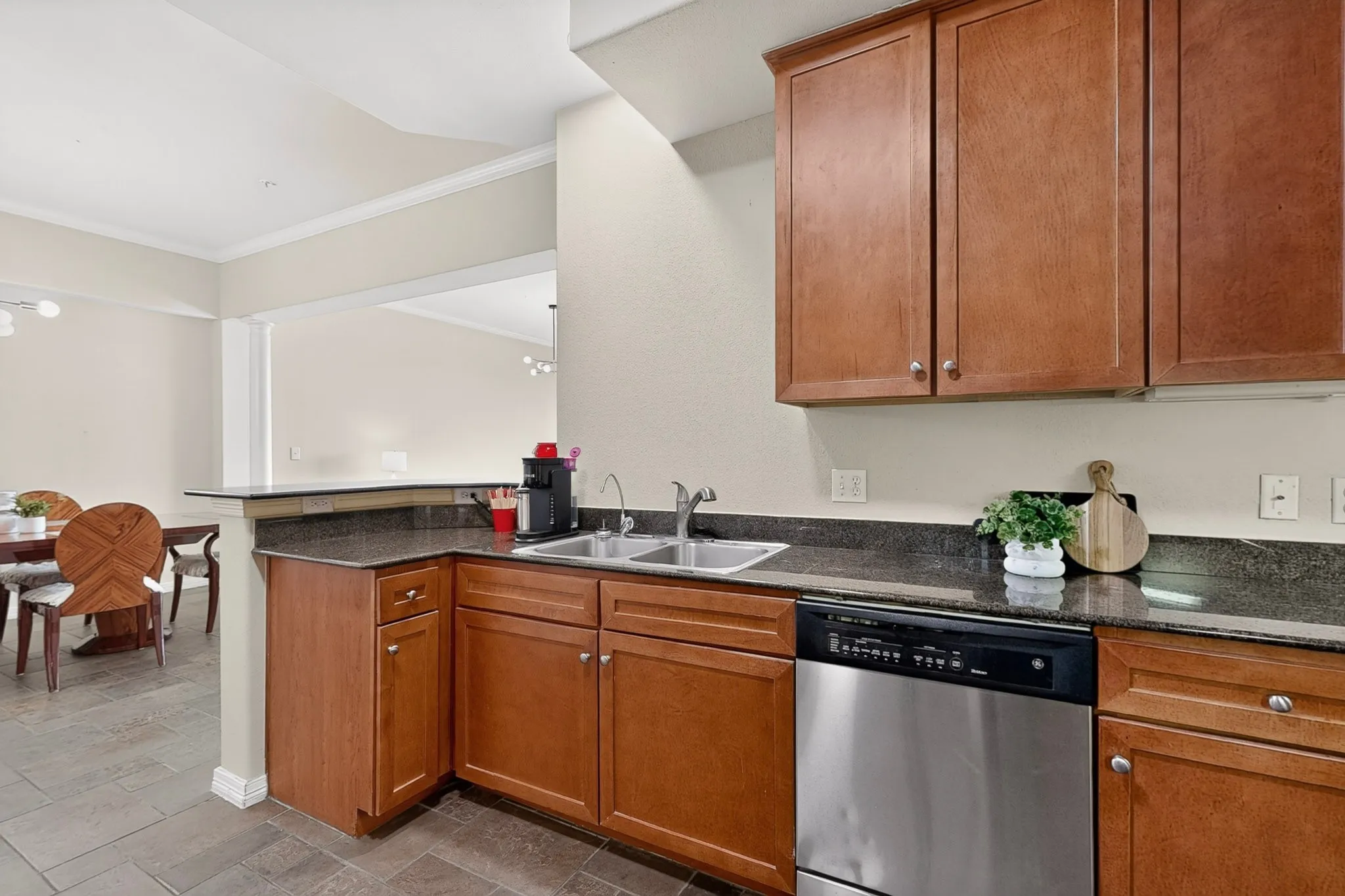 Condominium For Sale in Dallas County , 330 Las Colinas Boulevard E 1304, Irving, Texas 75039, 3 Bedroom, 2 Bathroom, 2 Garage spaces, 1,711 Sqft, built in 2001, mls#21325896, Real Estate Agent in Irving, Homes For Sale in Dallas county, Homes For Sale in Irving, Realtor in Irving Texas, Real Estate Brokerage Independent Realty Texas, Luminita Cordes Realtor