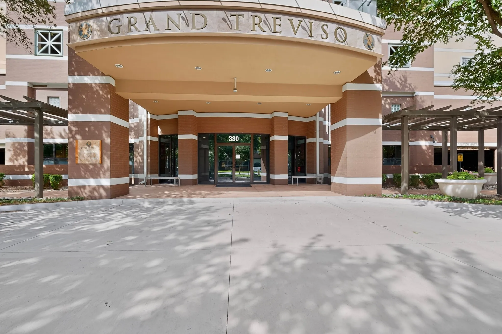 Condominium For Sale in Dallas County , 330 Las Colinas Boulevard E 1304, Irving, Texas 75039, 3 Bedroom, 2 Bathroom, 2 Garage spaces, 1,711 Sqft, built in 2001, mls#21325896, Real Estate Agent in Irving, Homes For Sale in Dallas county, Homes For Sale in Irving, Realtor in Irving Texas, Real Estate Brokerage Independent Realty Texas, Luminita Cordes Realtor