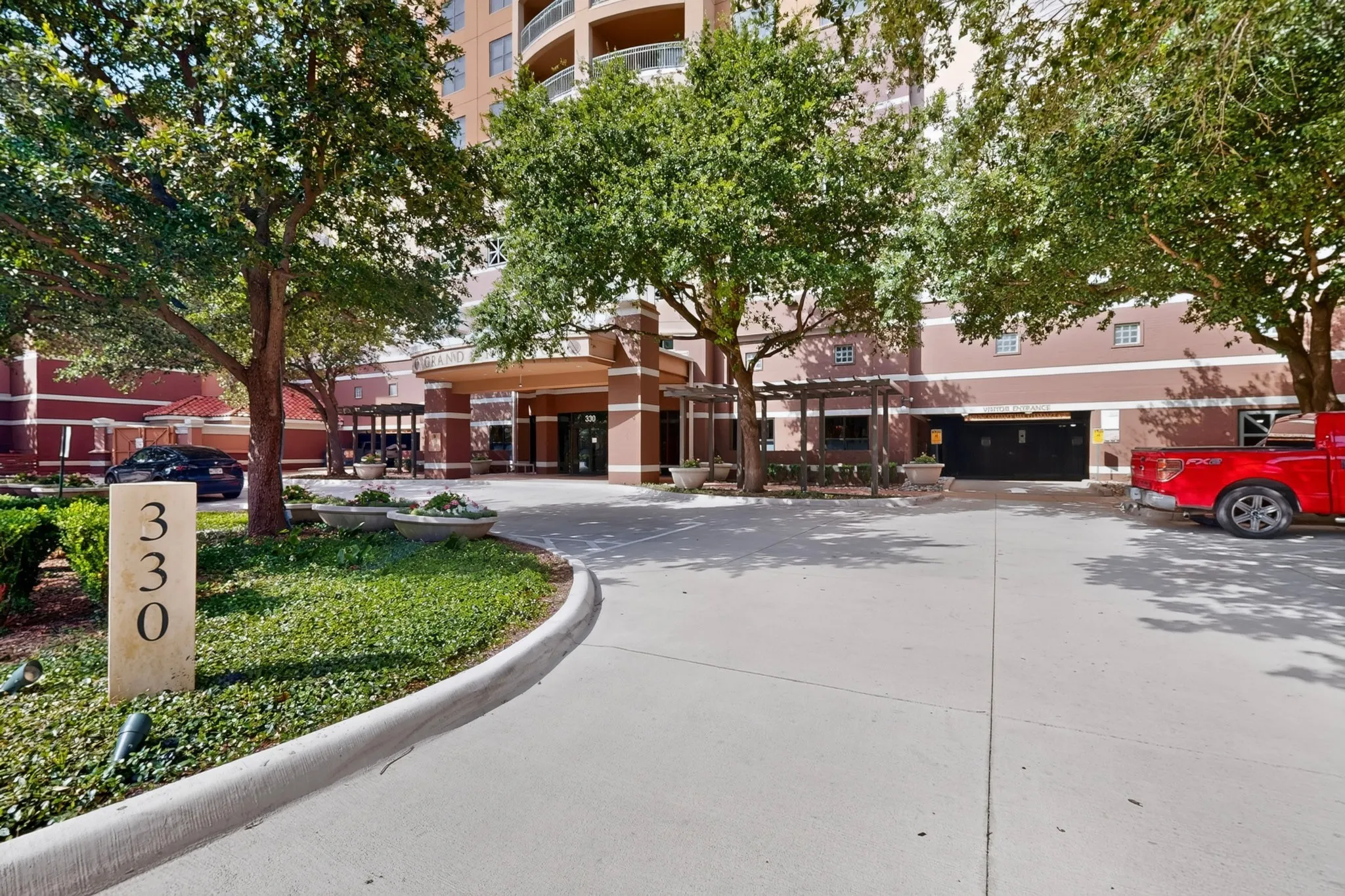 Condominium For Sale in Dallas County , 330 Las Colinas Boulevard E 1304, Irving, Texas 75039, 3 Bedroom, 2 Bathroom, 2 Garage spaces, 1,711 Sqft, built in 2001, mls#21325896, Real Estate Agent in Irving, Homes For Sale in Dallas county, Homes For Sale in Irving, Realtor in Irving Texas, Real Estate Brokerage Independent Realty Texas, Luminita Cordes Realtor