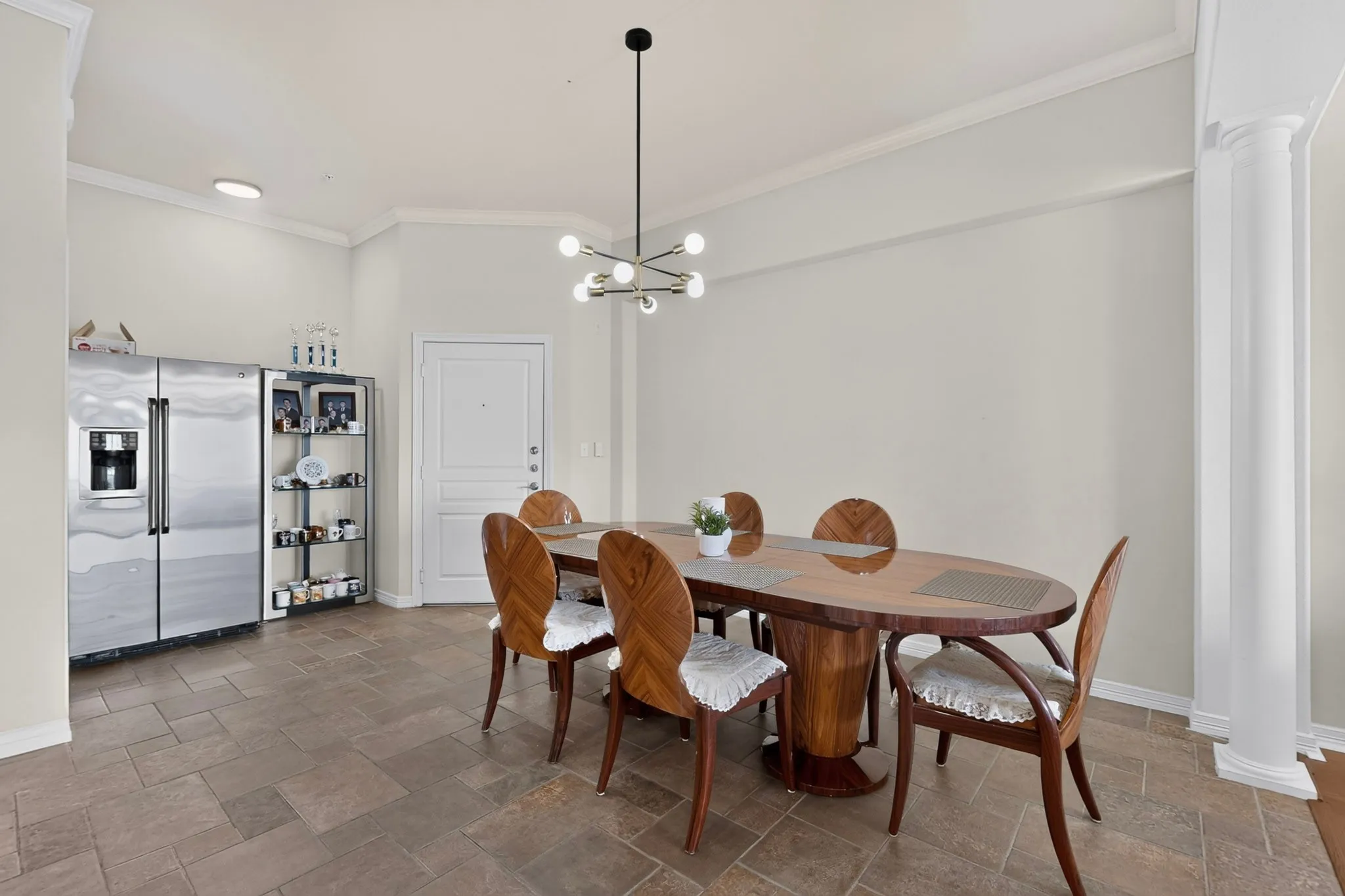 Condominium For Sale in Dallas County , 330 Las Colinas Boulevard E 1304, Irving, Texas 75039, 3 Bedroom, 2 Bathroom, 2 Garage spaces, 1,711 Sqft, built in 2001, mls#21325896, Real Estate Agent in Irving, Homes For Sale in Dallas county, Homes For Sale in Irving, Realtor in Irving Texas, Real Estate Brokerage Independent Realty Texas, Luminita Cordes Realtor