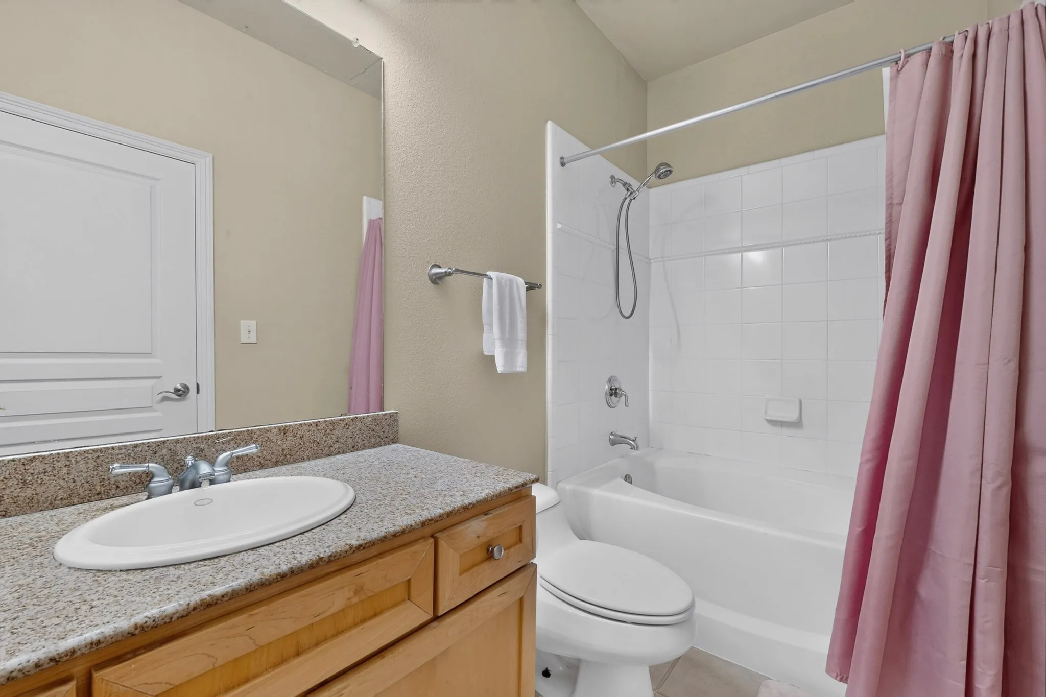 Condominium For Sale in Dallas County , 330 Las Colinas Boulevard E 1304, Irving, Texas 75039, 3 Bedroom, 2 Bathroom, 2 Garage spaces, 1,711 Sqft, built in 2001, mls#21325896, Real Estate Agent in Irving, Homes For Sale in Dallas county, Homes For Sale in Irving, Realtor in Irving Texas, Real Estate Brokerage Independent Realty Texas, Luminita Cordes Realtor