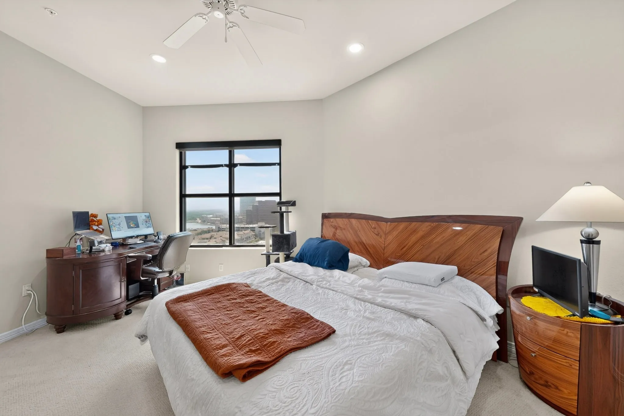 Condominium For Sale in Dallas County , 330 Las Colinas Boulevard E 1304, Irving, Texas 75039, 3 Bedroom, 2 Bathroom, 2 Garage spaces, 1,711 Sqft, built in 2001, mls#21325896, Real Estate Agent in Irving, Homes For Sale in Dallas county, Homes For Sale in Irving, Realtor in Irving Texas, Real Estate Brokerage Independent Realty Texas, Luminita Cordes Realtor