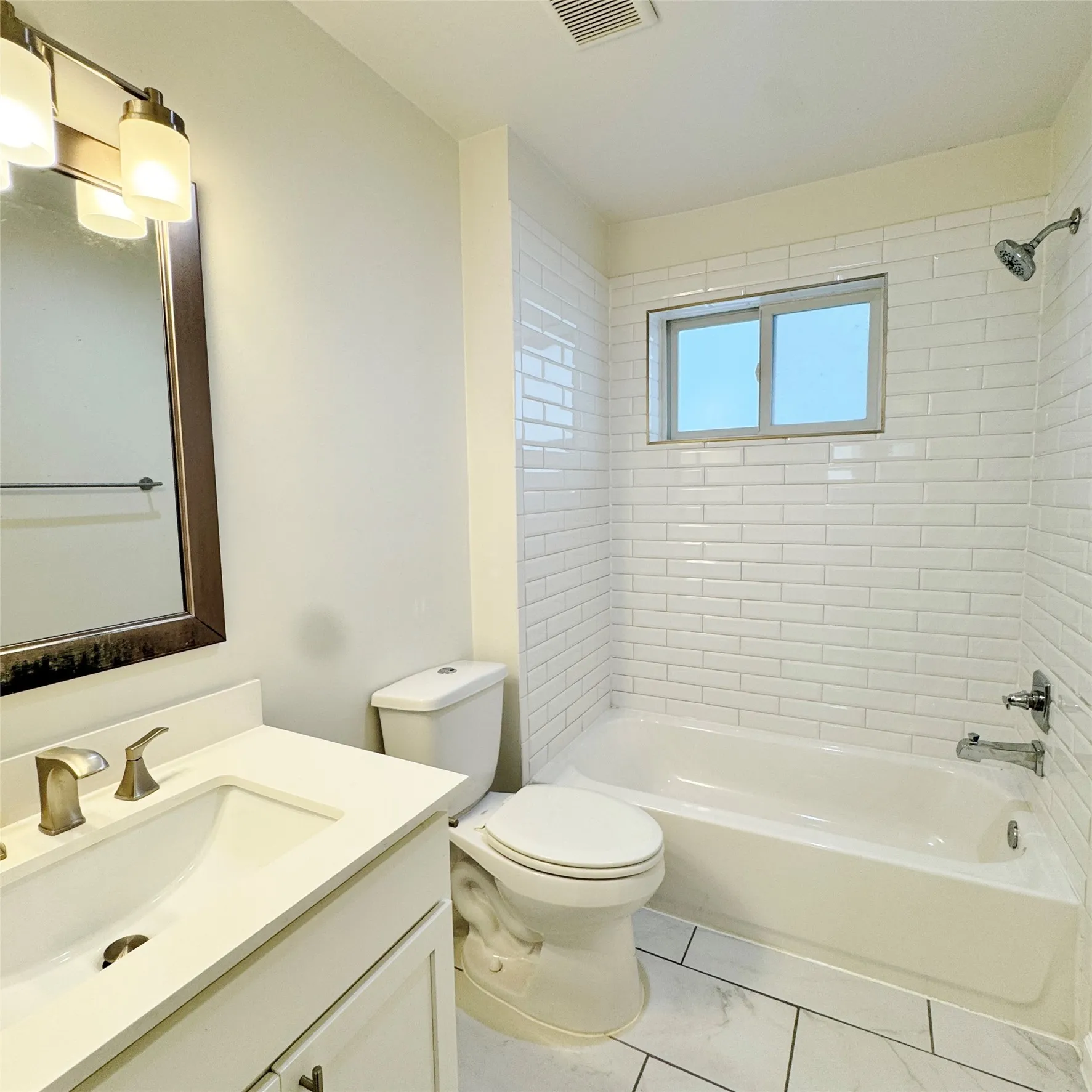 Apartment For Rent in Dallas County , 5010 San Jacinto Street 201, Dallas, Texas 75206, 1 Bedroom, 1 Bathroom, Garage spaces, 650 Sqft, built in 1959, mls#21326422, Real Estate Agent in Dallas, Homes For Rent in Dallas county, Homes For Rent in Dallas, Realtor in Dallas Texas, Real Estate Brokerage Independent Realty Texas, Luminita Cordes Realtor