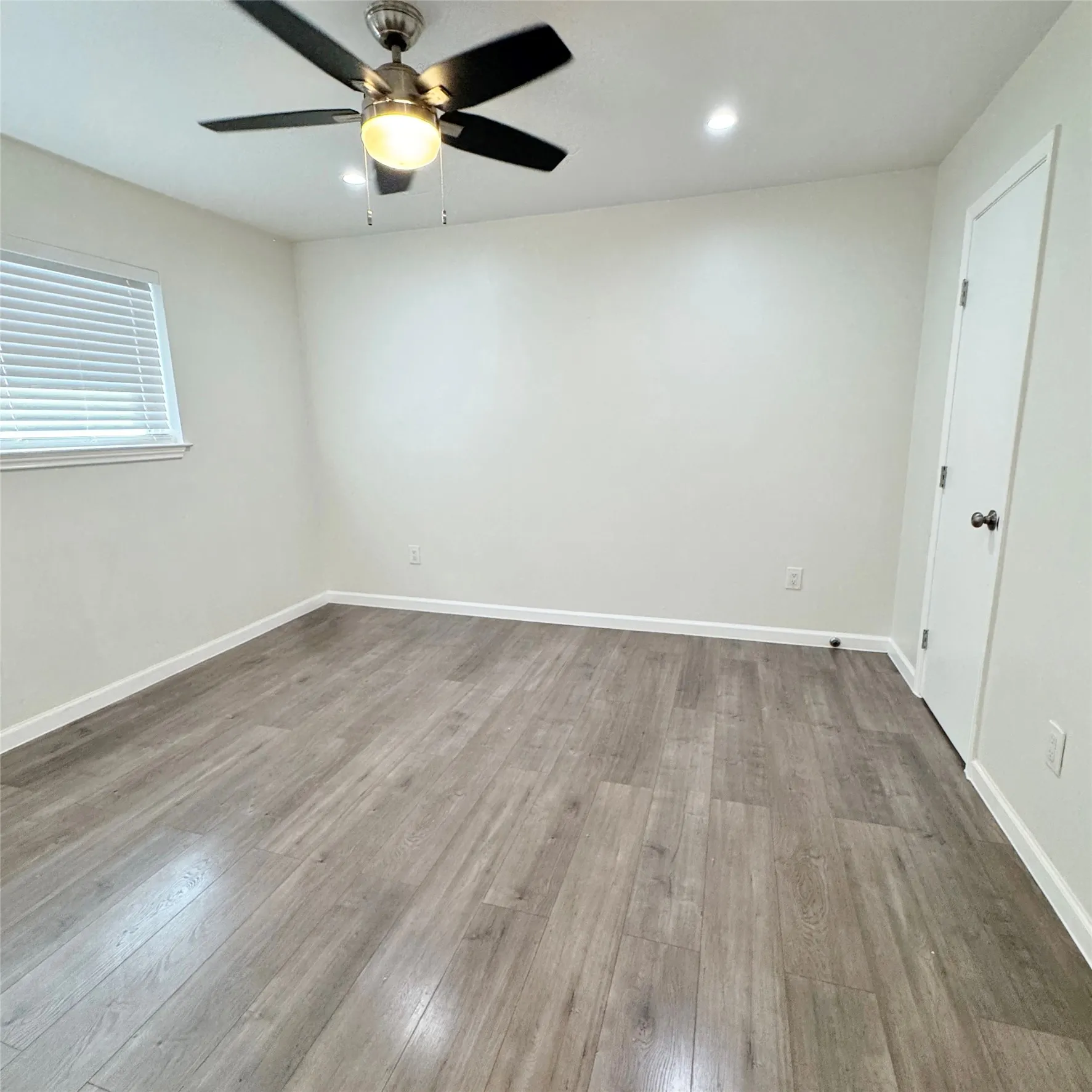 Apartment For Rent in Dallas County , 5010 San Jacinto Street 201, Dallas, Texas 75206, 1 Bedroom, 1 Bathroom, Garage spaces, 650 Sqft, built in 1959, mls#21326422, Real Estate Agent in Dallas, Homes For Rent in Dallas county, Homes For Rent in Dallas, Realtor in Dallas Texas, Real Estate Brokerage Independent Realty Texas, Luminita Cordes Realtor