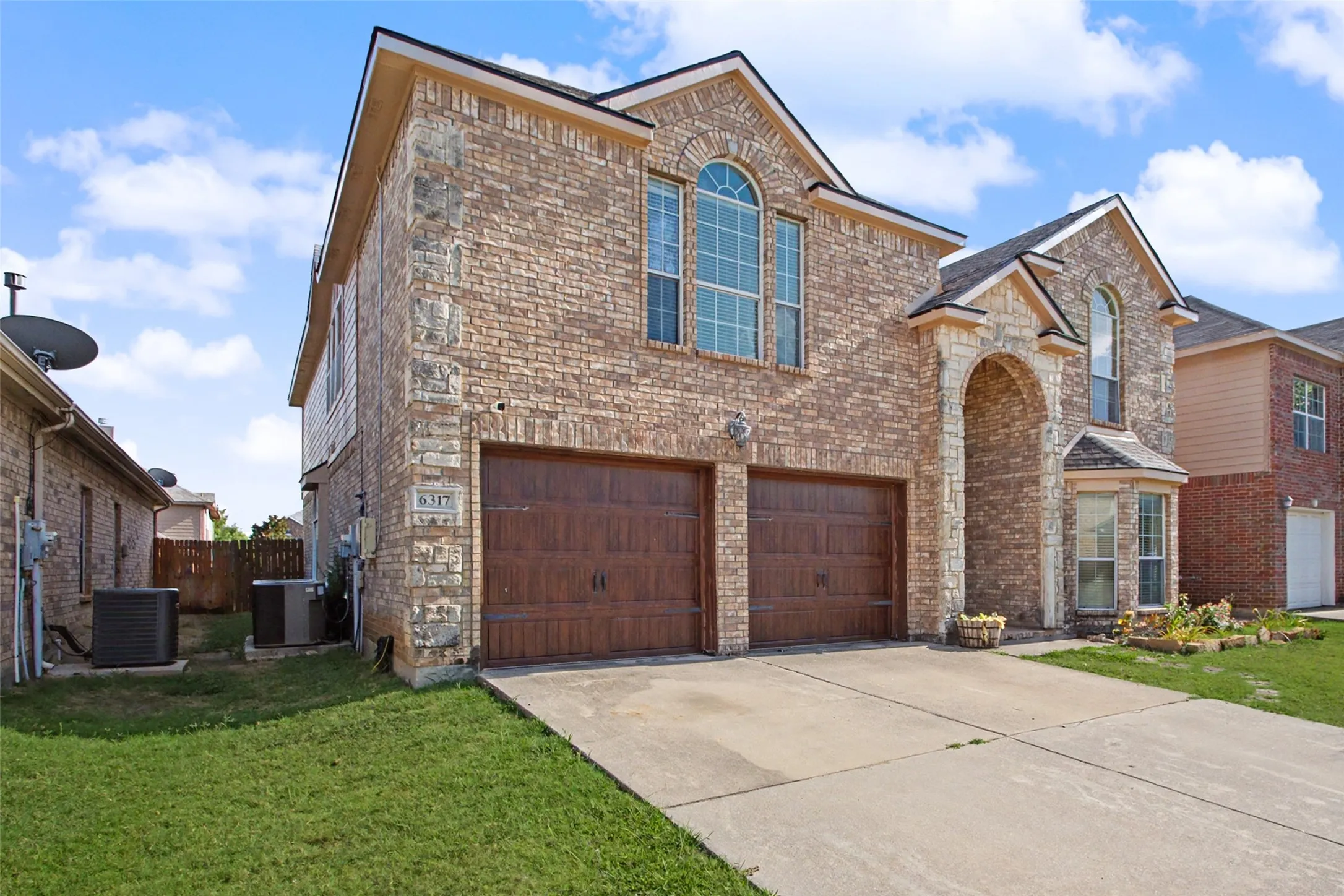 Single Family Residence For Sale in Tarrant County , 6317 Eagles Rest Drive, Fort Worth, Texas 76179, 4 Bedroom, 4 Bathroom, 2 Garage spaces, 3,835 Sqft, built in 2006, mls#21316670, Real Estate Agent in Fort Worth, Homes For Sale in Tarrant county, Homes For Sale in Fort Worth, Realtor in Fort Worth Texas, Real Estate Brokerage Independent Realty Texas, Luminita Cordes Realtor