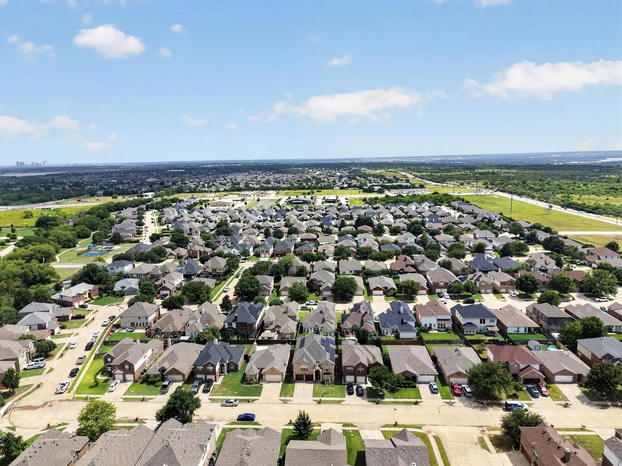 Single Family Residence For Sale in Tarrant County , 6317 Eagles Rest Drive, Fort Worth, Texas 76179, 4 Bedroom, 4 Bathroom, 2 Garage spaces, 3,835 Sqft, built in 2006, mls#21316670, Real Estate Agent in Fort Worth, Homes For Sale in Tarrant county, Homes For Sale in Fort Worth, Realtor in Fort Worth Texas, Real Estate Brokerage Independent Realty Texas, Luminita Cordes Realtor