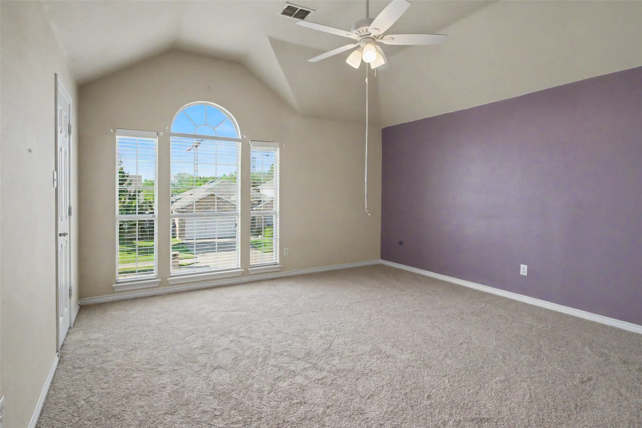 Single Family Residence For Sale in Tarrant County , 6317 Eagles Rest Drive, Fort Worth, Texas 76179, 4 Bedroom, 4 Bathroom, 2 Garage spaces, 3,835 Sqft, built in 2006, mls#21316670, Real Estate Agent in Fort Worth, Homes For Sale in Tarrant county, Homes For Sale in Fort Worth, Realtor in Fort Worth Texas, Real Estate Brokerage Independent Realty Texas, Luminita Cordes Realtor