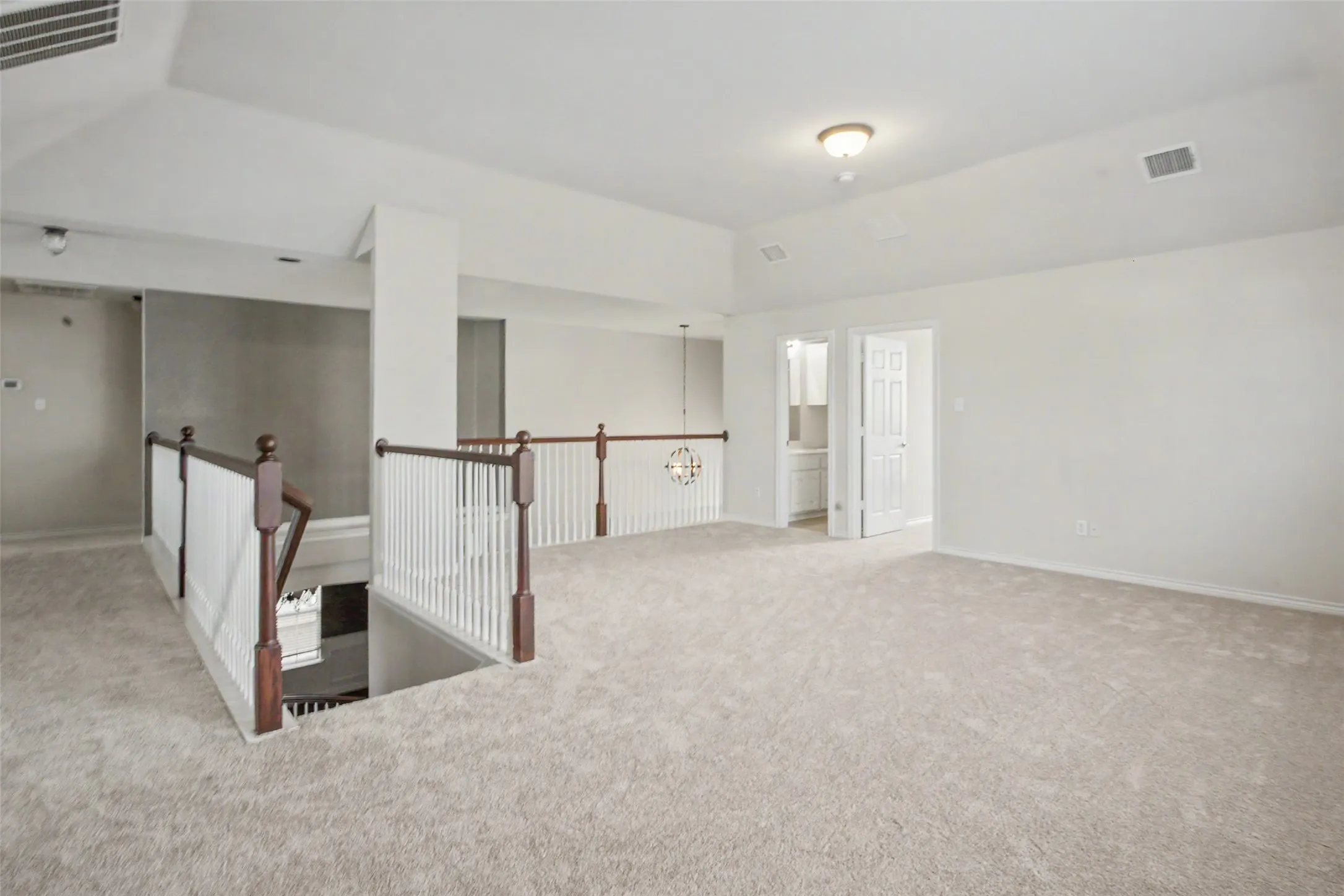 Single Family Residence For Sale in Tarrant County , 6317 Eagles Rest Drive, Fort Worth, Texas 76179, 4 Bedroom, 4 Bathroom, 2 Garage spaces, 3,835 Sqft, built in 2006, mls#21316670, Real Estate Agent in Fort Worth, Homes For Sale in Tarrant county, Homes For Sale in Fort Worth, Realtor in Fort Worth Texas, Real Estate Brokerage Independent Realty Texas, Luminita Cordes Realtor