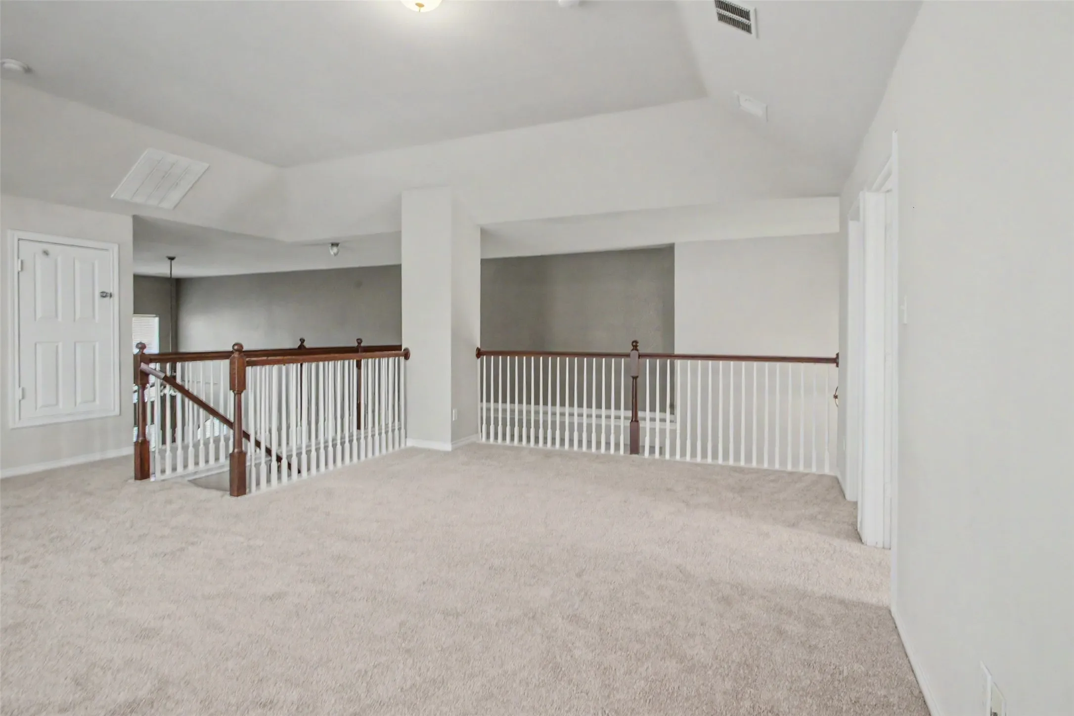 Single Family Residence For Sale in Tarrant County , 6317 Eagles Rest Drive, Fort Worth, Texas 76179, 4 Bedroom, 4 Bathroom, 2 Garage spaces, 3,835 Sqft, built in 2006, mls#21316670, Real Estate Agent in Fort Worth, Homes For Sale in Tarrant county, Homes For Sale in Fort Worth, Realtor in Fort Worth Texas, Real Estate Brokerage Independent Realty Texas, Luminita Cordes Realtor