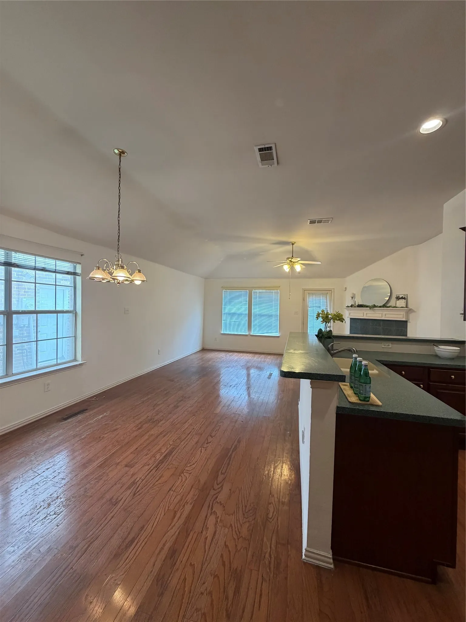 Single Family Residence For Sale in Collin County , 5109 Spicewood Drive, Mc Kinney, Texas 75070, 3 Bedroom, 2 Bathroom, 2 Garage spaces, 1,955 Sqft, built in 2001, mls#21326360, Real Estate Agent in Mc Kinney, Homes For Sale in Collin county, Homes For Sale in Mc Kinney, Realtor in Mc Kinney Texas, Real Estate Brokerage Independent Realty Texas, Luminita Cordes Realtor