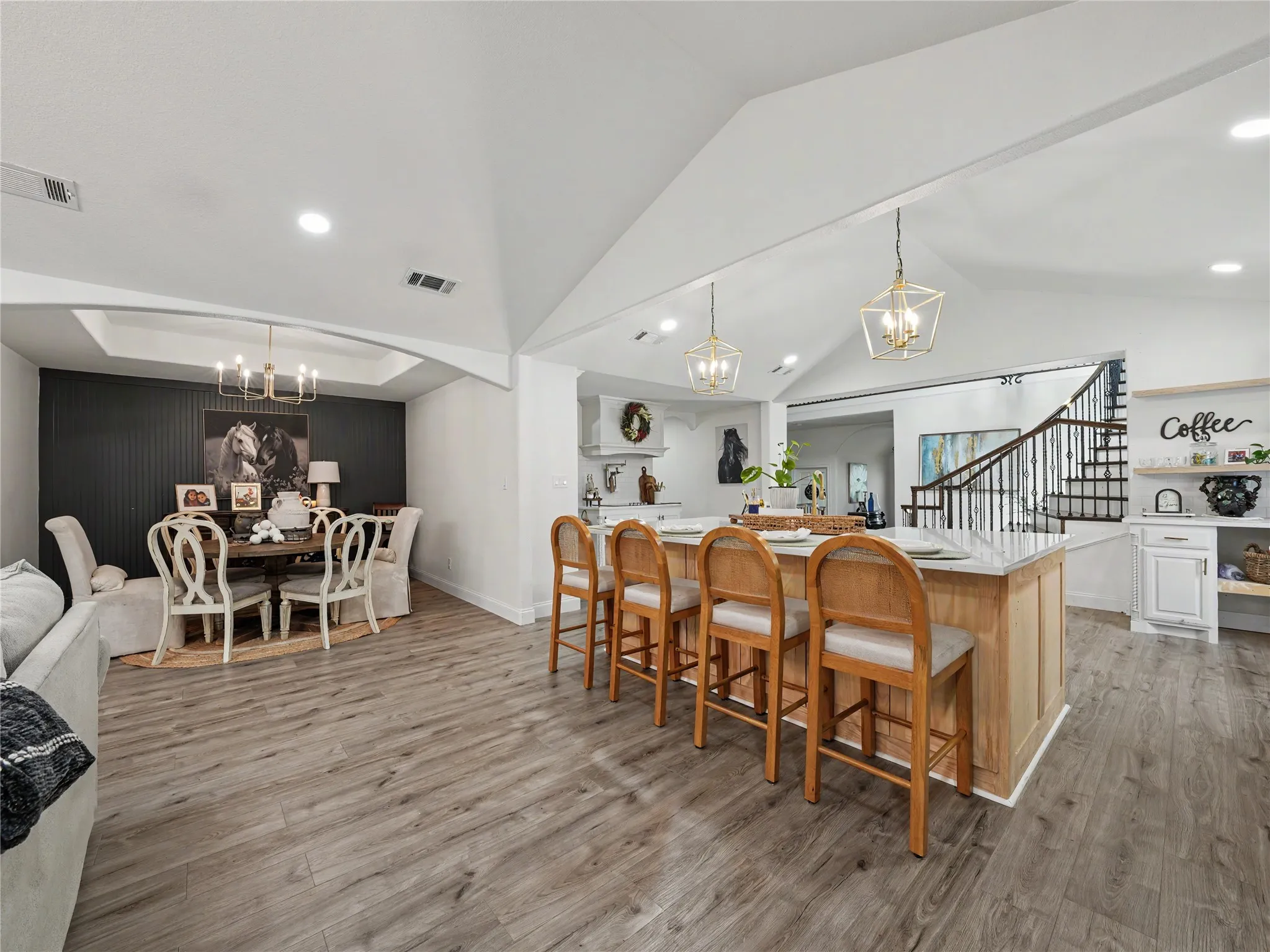 Single Family Residence For Sale in Tarrant County , 6701 Nauert Road, Forest Hill, Texas 76140, 5 Bedrooms, 3 Bathrooms, 4 Garage spaces, 4,697 Sqft, built in 1940, Price $850,000, mls#21325272, Real Estate Agent in Forest Hill, Homes For Sale in Tarrant county, Homes For Sale in Forest Hill, Realtor in Forest Hill Texas, Real Estate Brokerage Independent Realty Texas, Luminita Cordes Realtor