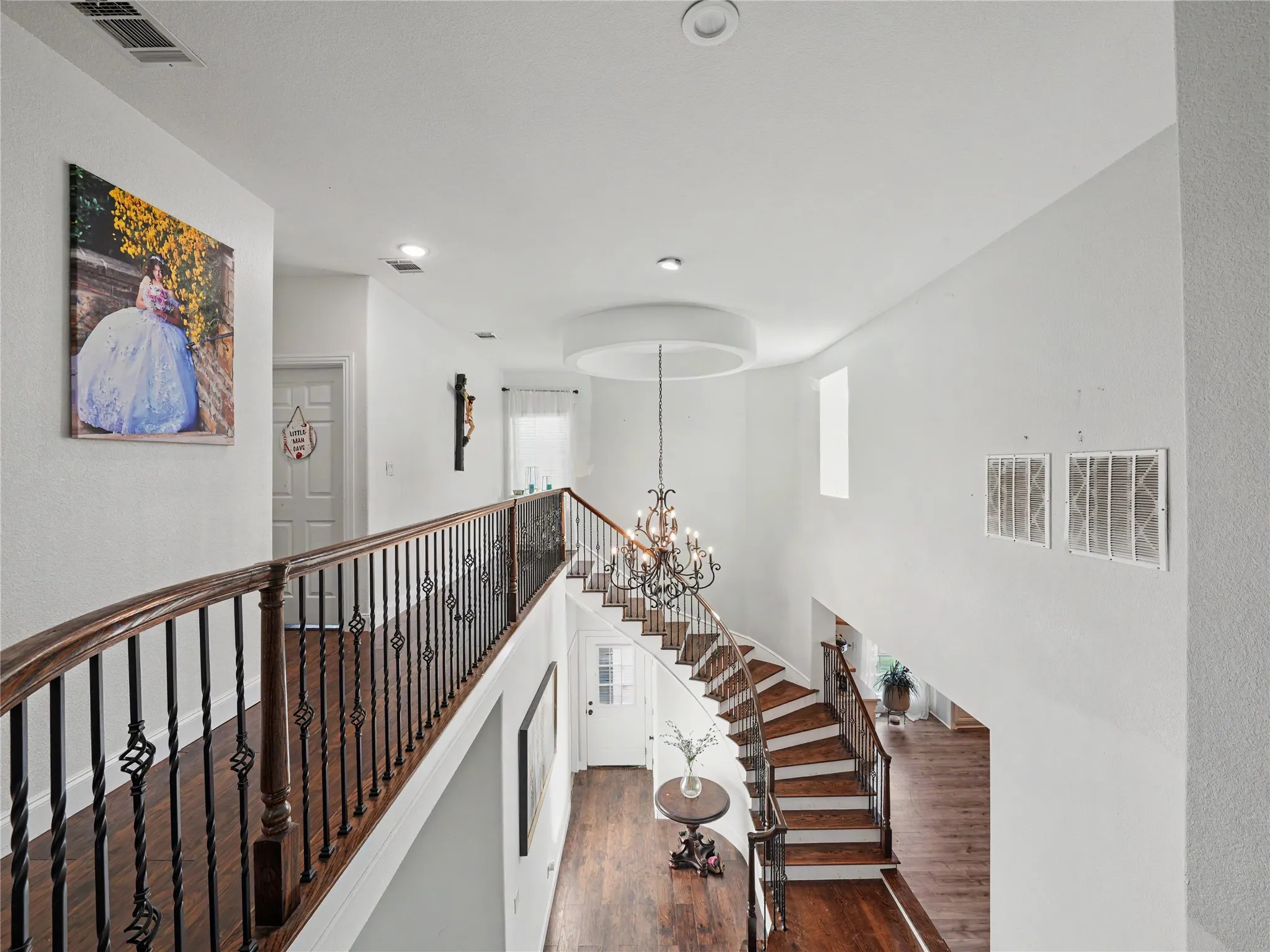 Single Family Residence For Sale in Tarrant County , 6701 Nauert Road, Forest Hill, Texas 76140, 5 Bedrooms, 3 Bathrooms, 4 Garage spaces, 4,697 Sqft, built in 1940, Price $850,000, mls#21325272, Real Estate Agent in Forest Hill, Homes For Sale in Tarrant county, Homes For Sale in Forest Hill, Realtor in Forest Hill Texas, Real Estate Brokerage Independent Realty Texas, Luminita Cordes Realtor