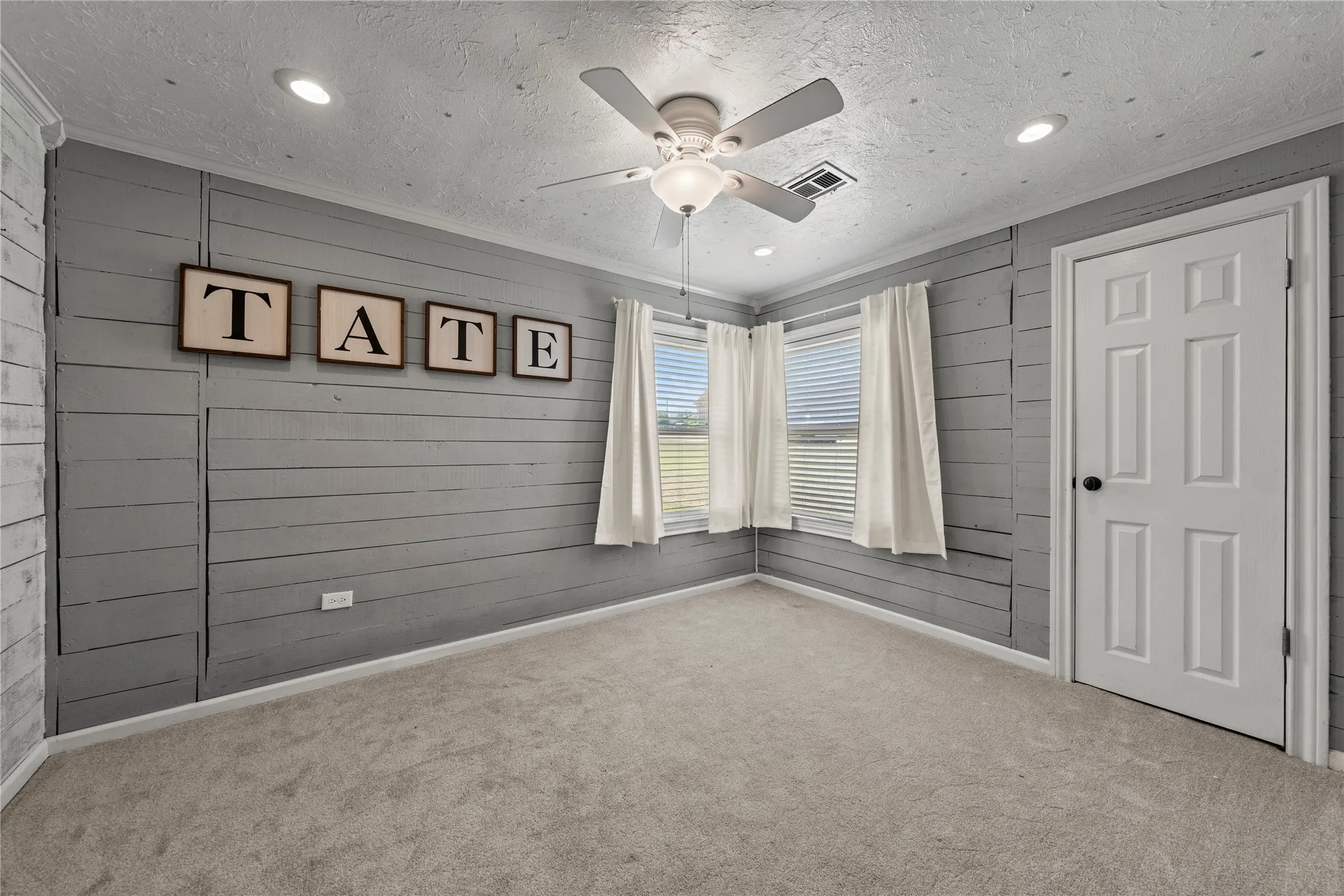 Single Family Residence For Sale in Mc Lennan County , 332 Illinois, China Spring, Texas 76633, 3 Bedroom, 2 Bathroom, Garage spaces, 1,418 Sqft, built in 1940, mls#21326408, Real Estate Agent in China Spring, Homes For Sale in Mc Lennan county, Homes For Sale in China Spring, Realtor in China Spring Texas, Real Estate Brokerage Independent Realty Texas, Luminita Cordes Realtor