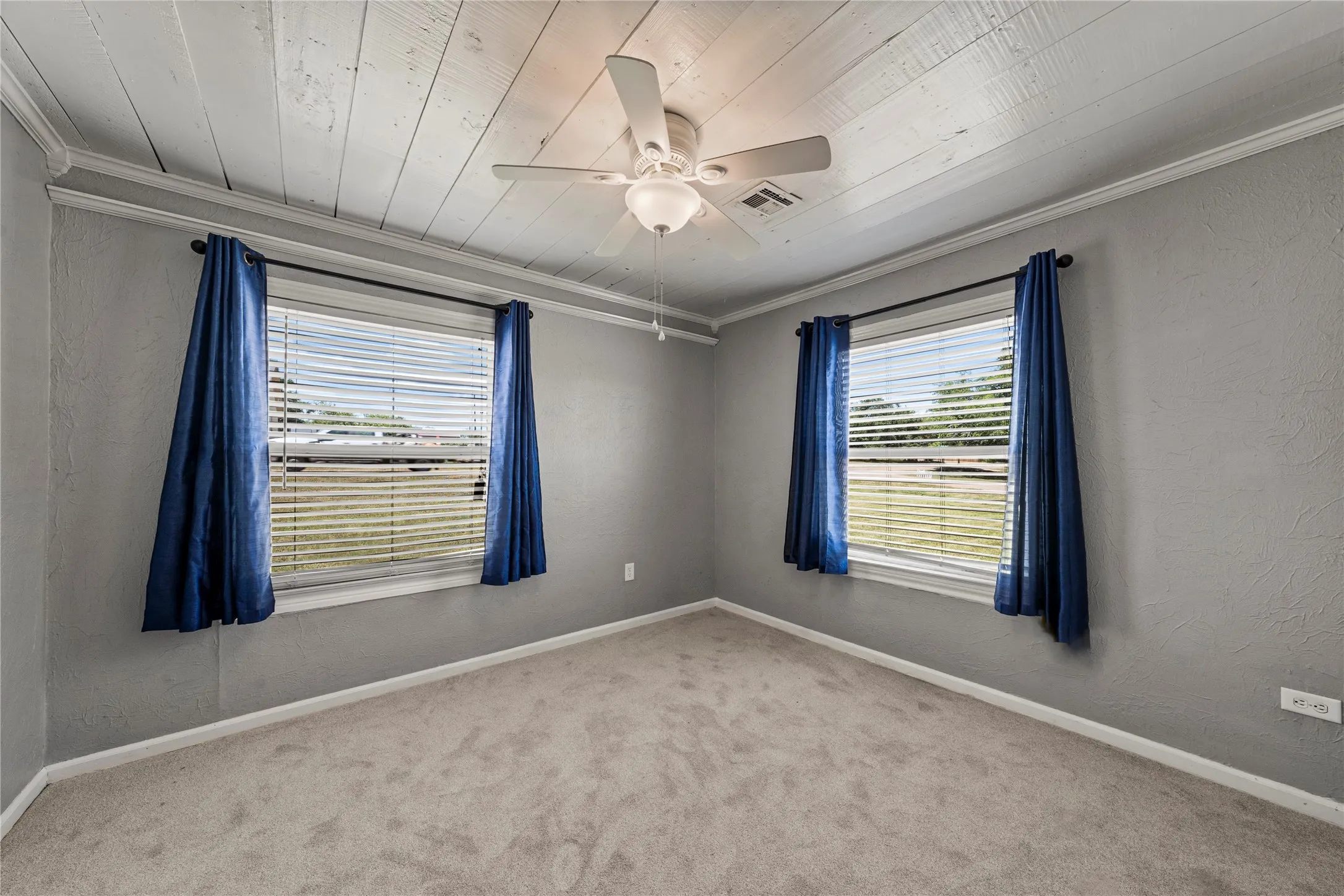 Single Family Residence For Sale in Mc Lennan County , 332 Illinois, China Spring, Texas 76633, 3 Bedroom, 2 Bathroom, Garage spaces, 1,418 Sqft, built in 1940, mls#21326408, Real Estate Agent in China Spring, Homes For Sale in Mc Lennan county, Homes For Sale in China Spring, Realtor in China Spring Texas, Real Estate Brokerage Independent Realty Texas, Luminita Cordes Realtor