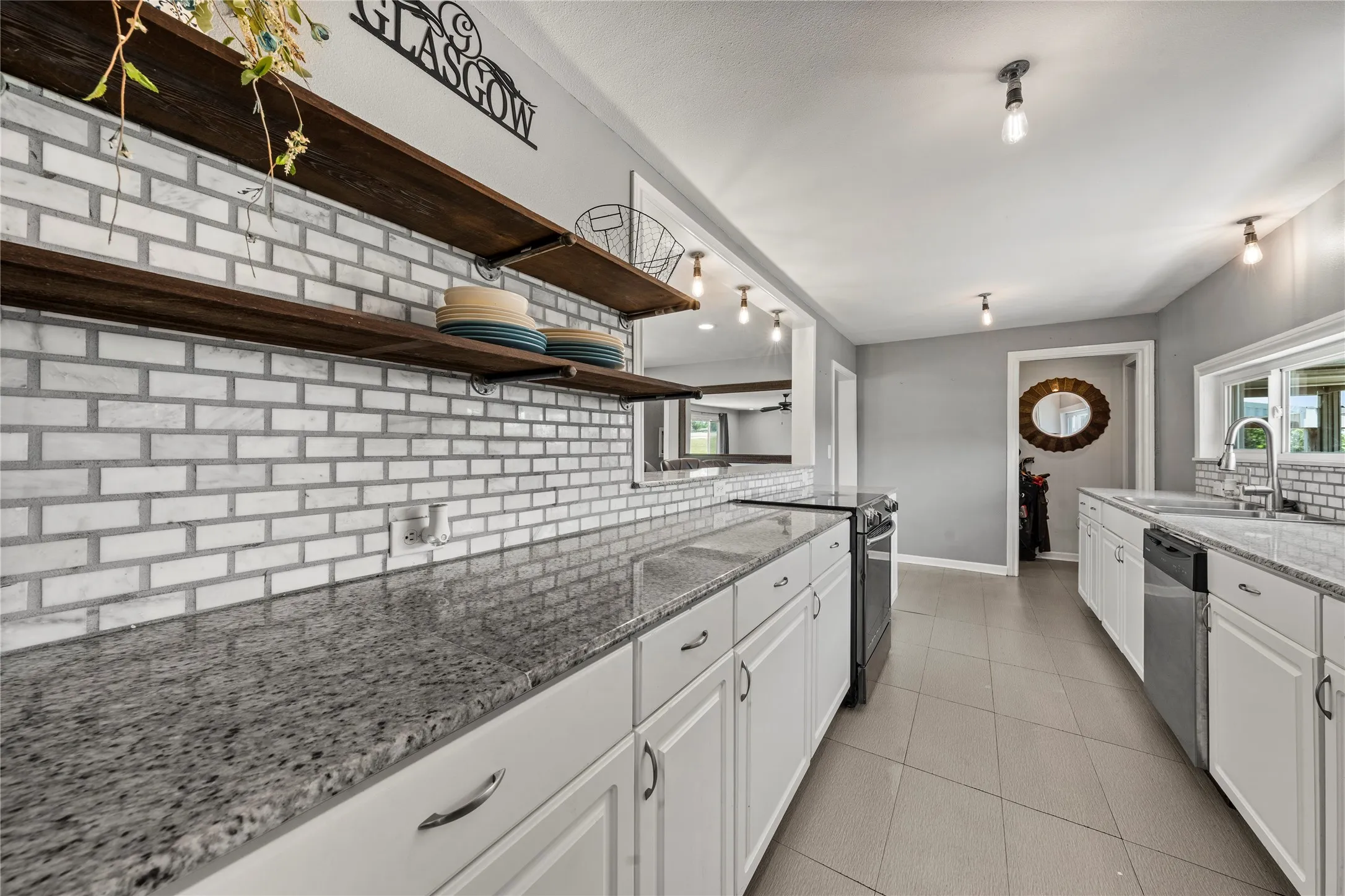 Single Family Residence For Sale in Mc Lennan County , 332 Illinois, China Spring, Texas 76633, 3 Bedroom, 2 Bathroom, Garage spaces, 1,418 Sqft, built in 1940, mls#21326408, Real Estate Agent in China Spring, Homes For Sale in Mc Lennan county, Homes For Sale in China Spring, Realtor in China Spring Texas, Real Estate Brokerage Independent Realty Texas, Luminita Cordes Realtor