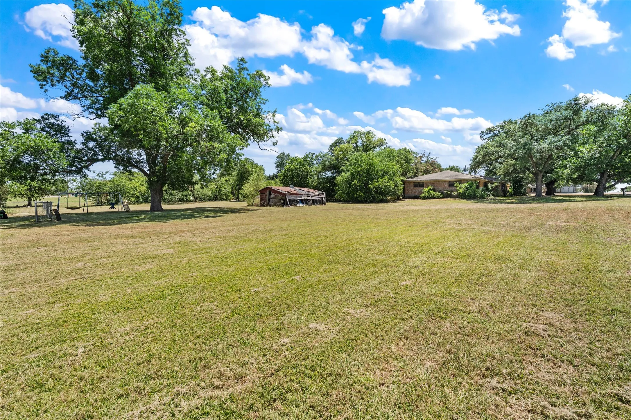 Single Family Residence For Sale in Mc Lennan County , 332 Illinois, China Spring, Texas 76633, 3 Bedroom, 2 Bathroom, Garage spaces, 1,418 Sqft, built in 1940, mls#21326408, Real Estate Agent in China Spring, Homes For Sale in Mc Lennan county, Homes For Sale in China Spring, Realtor in China Spring Texas, Real Estate Brokerage Independent Realty Texas, Luminita Cordes Realtor