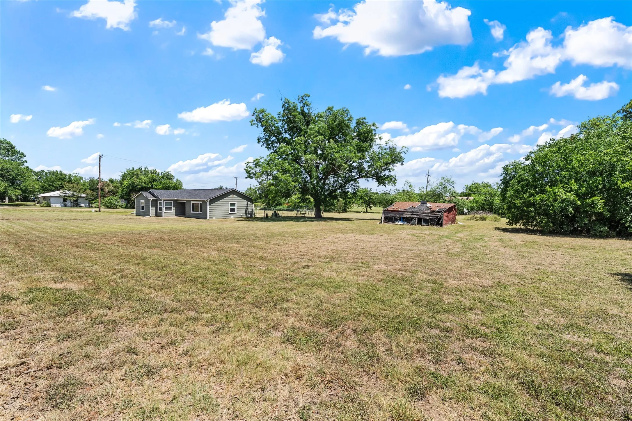 Single Family Residence For Sale in Mc Lennan County , 332 Illinois, China Spring, Texas 76633, 3 Bedroom, 2 Bathroom, Garage spaces, 1,418 Sqft, built in 1940, mls#21326408, Real Estate Agent in China Spring, Homes For Sale in Mc Lennan county, Homes For Sale in China Spring, Realtor in China Spring Texas, Real Estate Brokerage Independent Realty Texas, Luminita Cordes Realtor