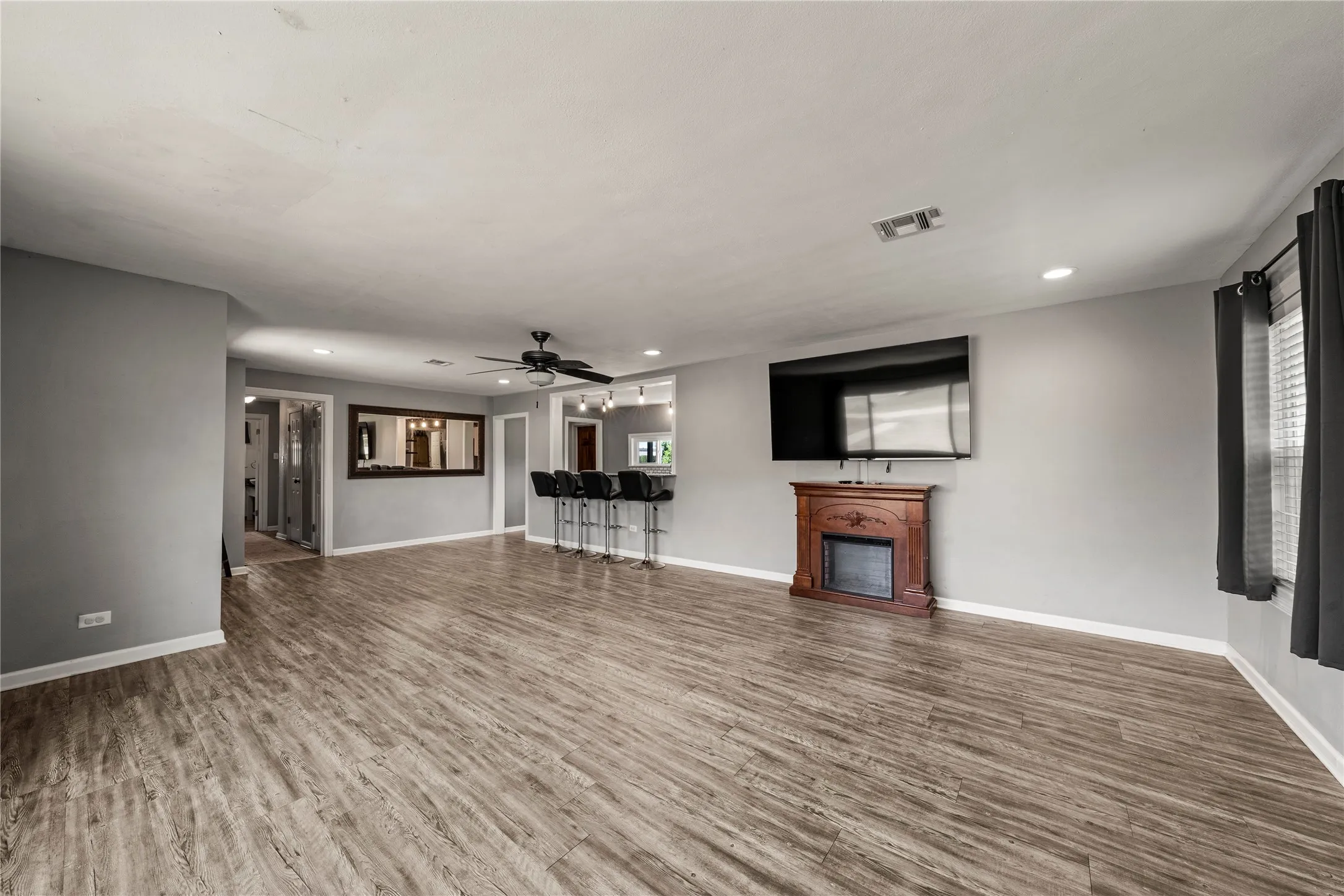 Single Family Residence For Sale in Mc Lennan County , 332 Illinois, China Spring, Texas 76633, 3 Bedroom, 2 Bathroom, Garage spaces, 1,418 Sqft, built in 1940, mls#21326408, Real Estate Agent in China Spring, Homes For Sale in Mc Lennan county, Homes For Sale in China Spring, Realtor in China Spring Texas, Real Estate Brokerage Independent Realty Texas, Luminita Cordes Realtor