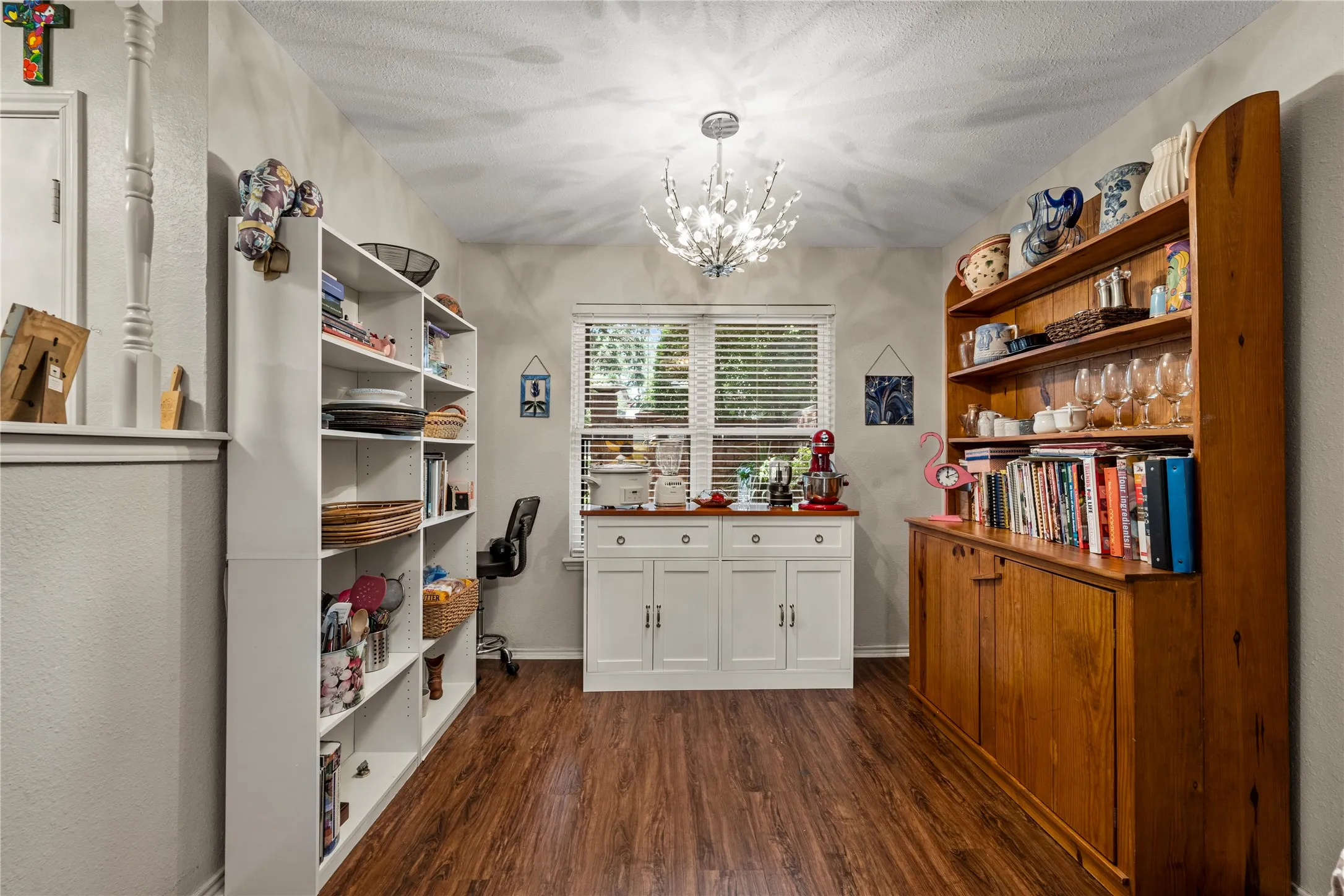 Condominium For Sale in Mc Lennan County , 137 Pleasant Grove Lane, Waco, Texas 76712, 2 Bedroom, 2 Bathroom, 1 Garage spaces, 1,533 Sqft, built in 1985, mls#21326361, Real Estate Agent in Waco, Homes For Sale in Mc Lennan county, Homes For Sale in Waco, Realtor in Waco Texas, Real Estate Brokerage Independent Realty Texas, Luminita Cordes Realtor