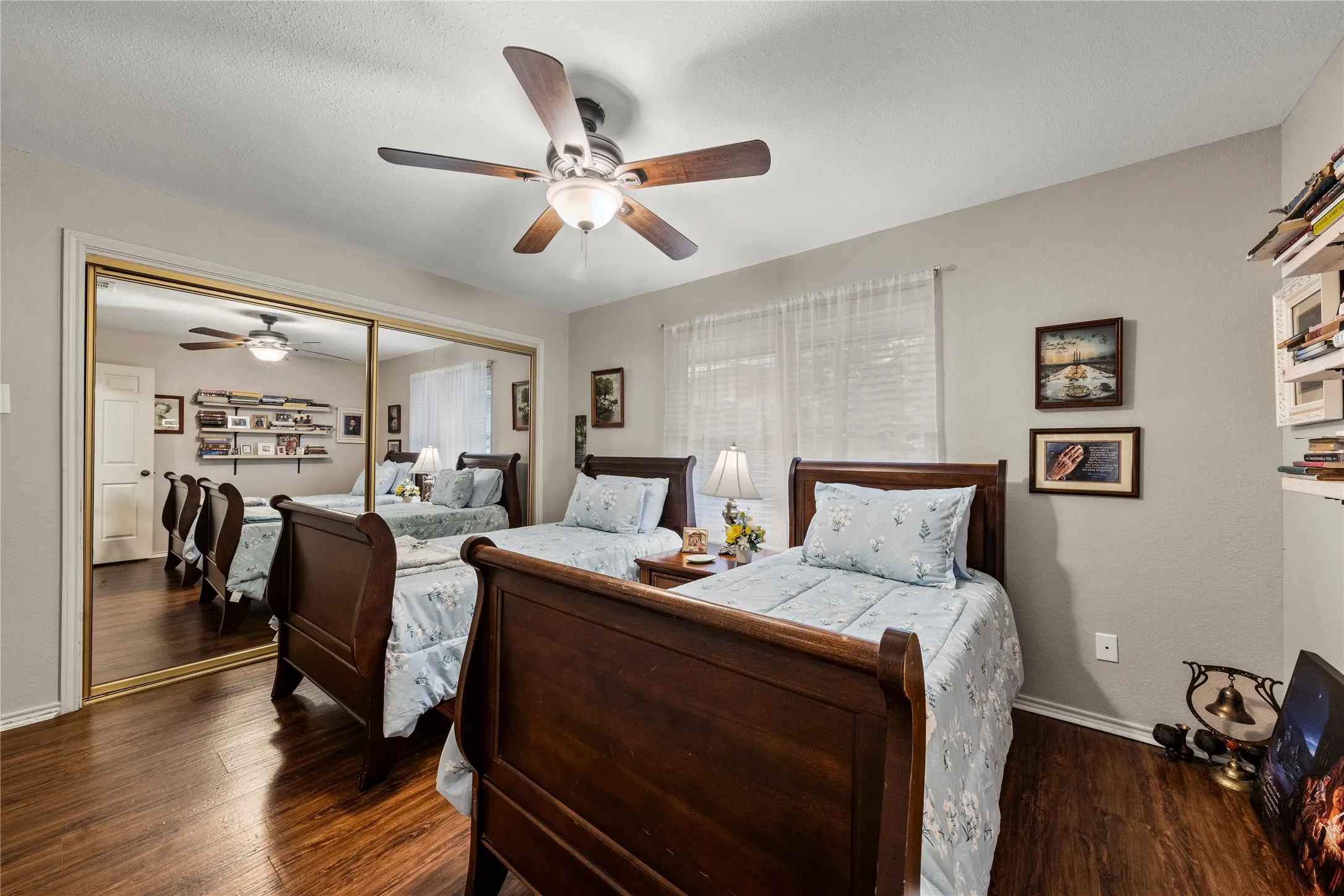 Condominium For Sale in Mc Lennan County , 137 Pleasant Grove Lane, Waco, Texas 76712, 2 Bedroom, 2 Bathroom, 1 Garage spaces, 1,533 Sqft, built in 1985, mls#21326361, Real Estate Agent in Waco, Homes For Sale in Mc Lennan county, Homes For Sale in Waco, Realtor in Waco Texas, Real Estate Brokerage Independent Realty Texas, Luminita Cordes Realtor